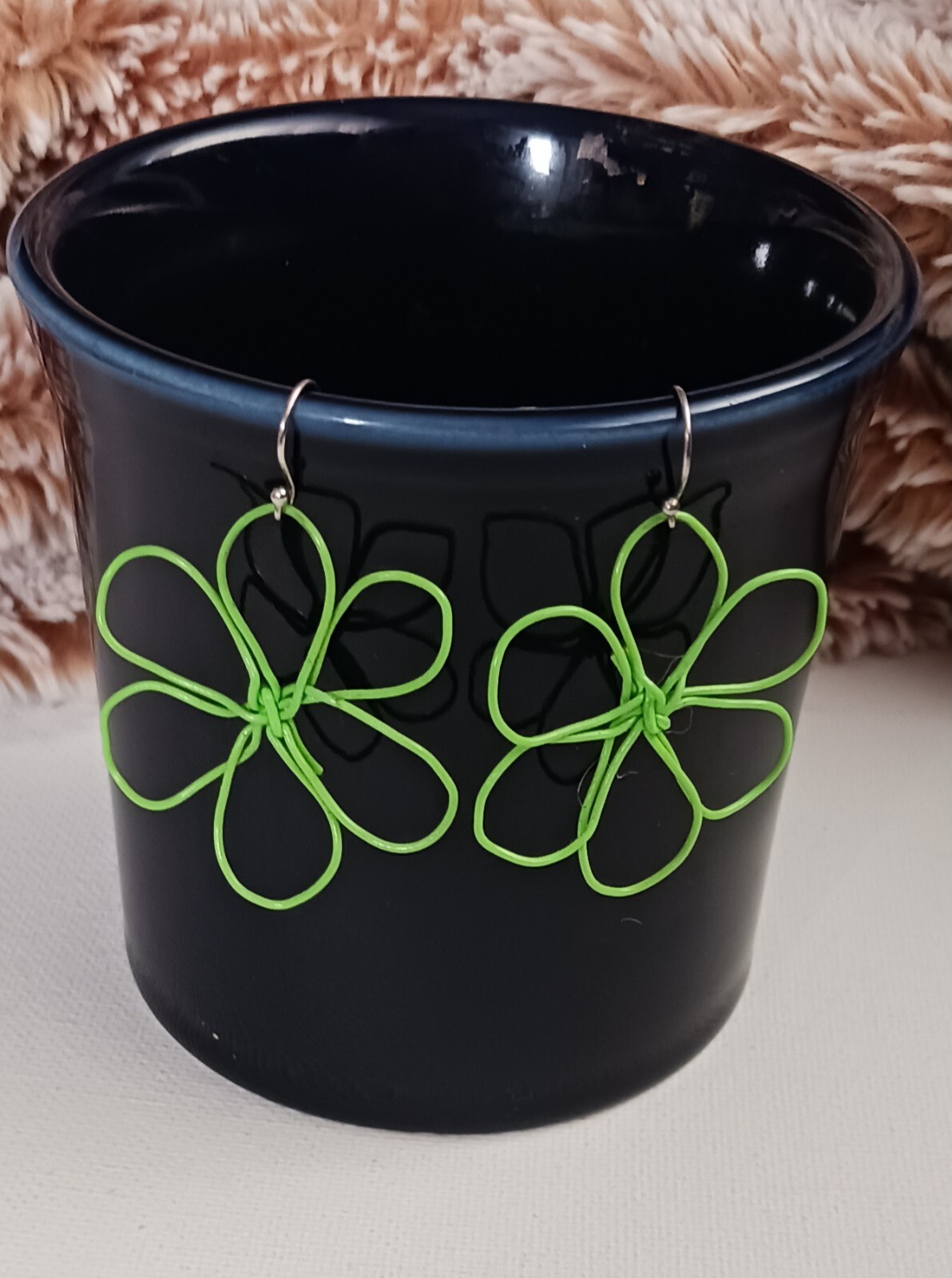 Wire Flower Earrings Lg 1.5″ Handmade Retro Style Daisy Green Vinyl Coated Wire
