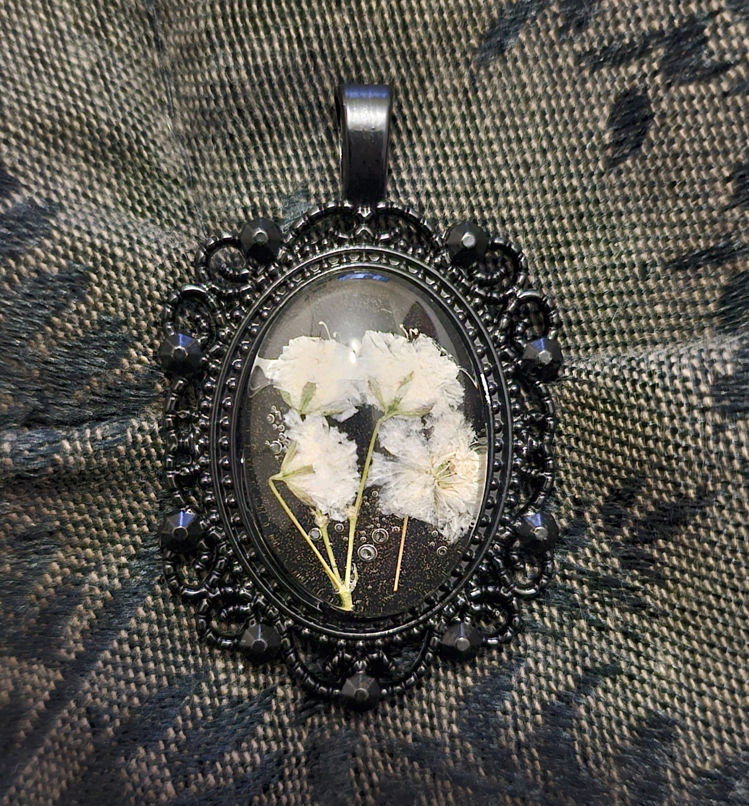 Black Gothic Oval Resin Pendant Real Baby’s Breath Flowers Handmade