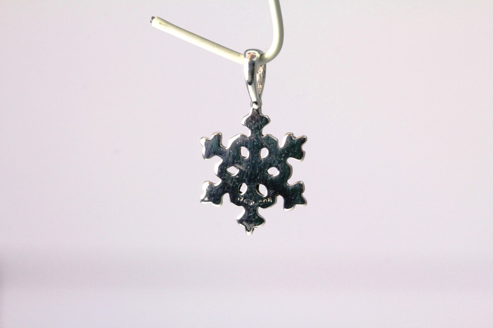 925 Sterling Silver Snowflake Pendant with Attached Bail (PEN3806)