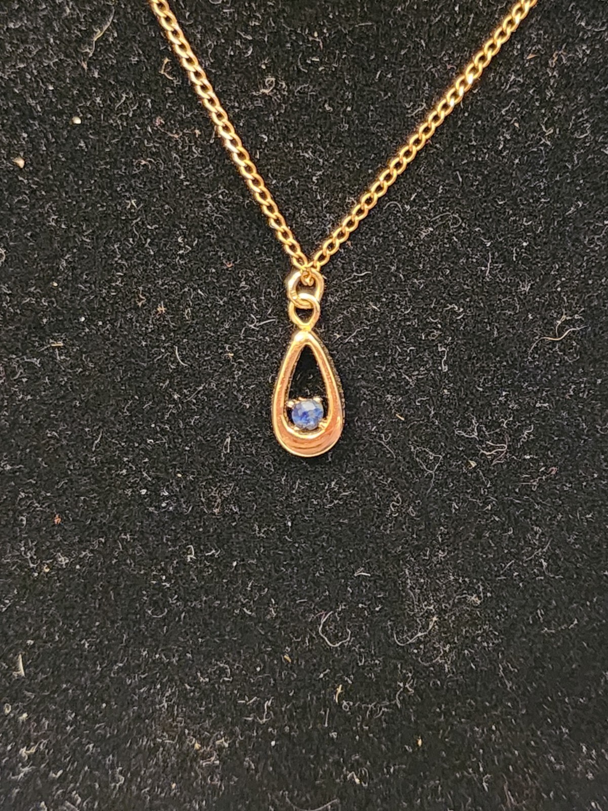 Yellow Gold Necklace 1/2 x 1/4 Inches w/ Stone/Pendant – 19″ Figaro Gold Chain