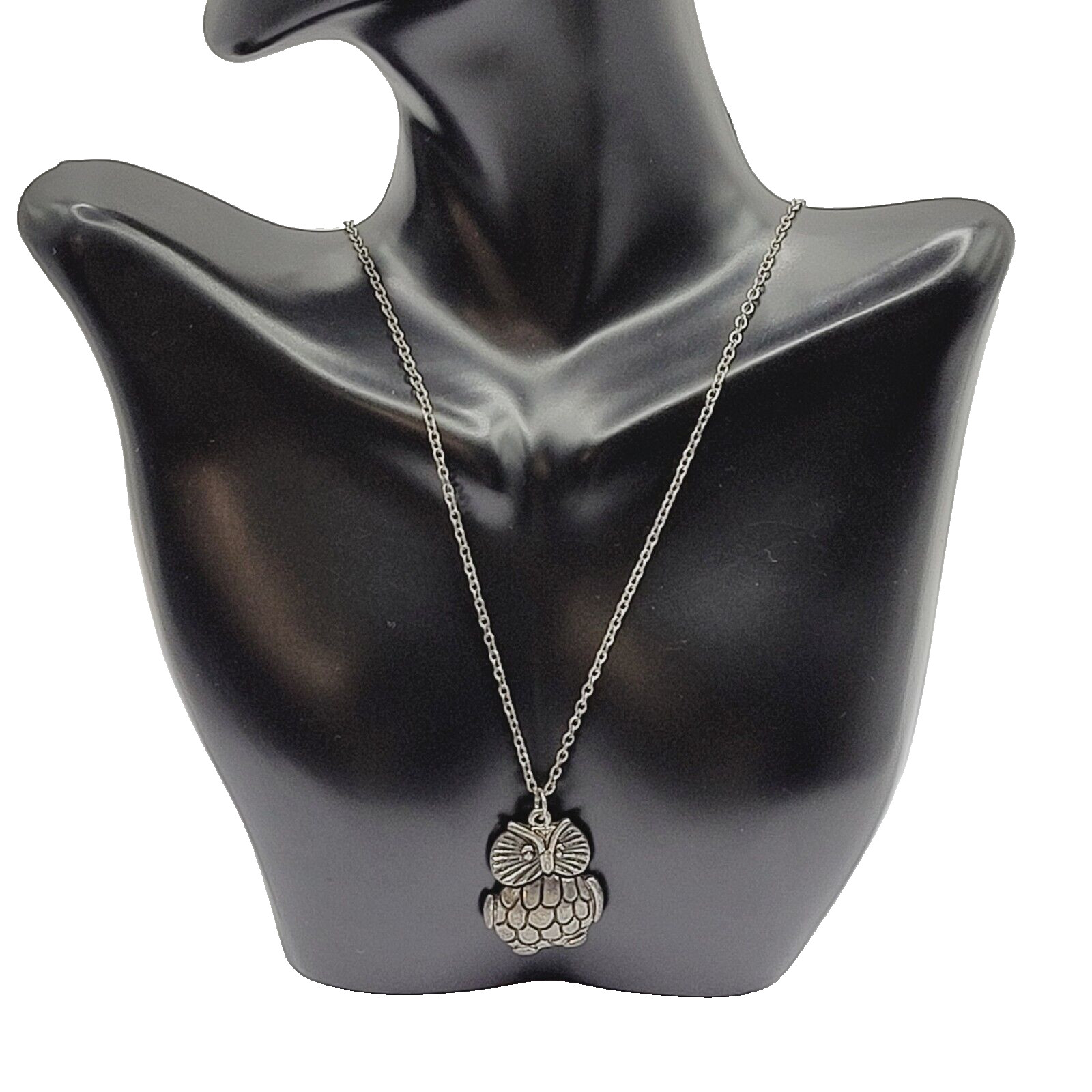 Owl Wise Old Silver Tone Metal and Enamel Vintage Small Pendant Necklace 19 Inch
