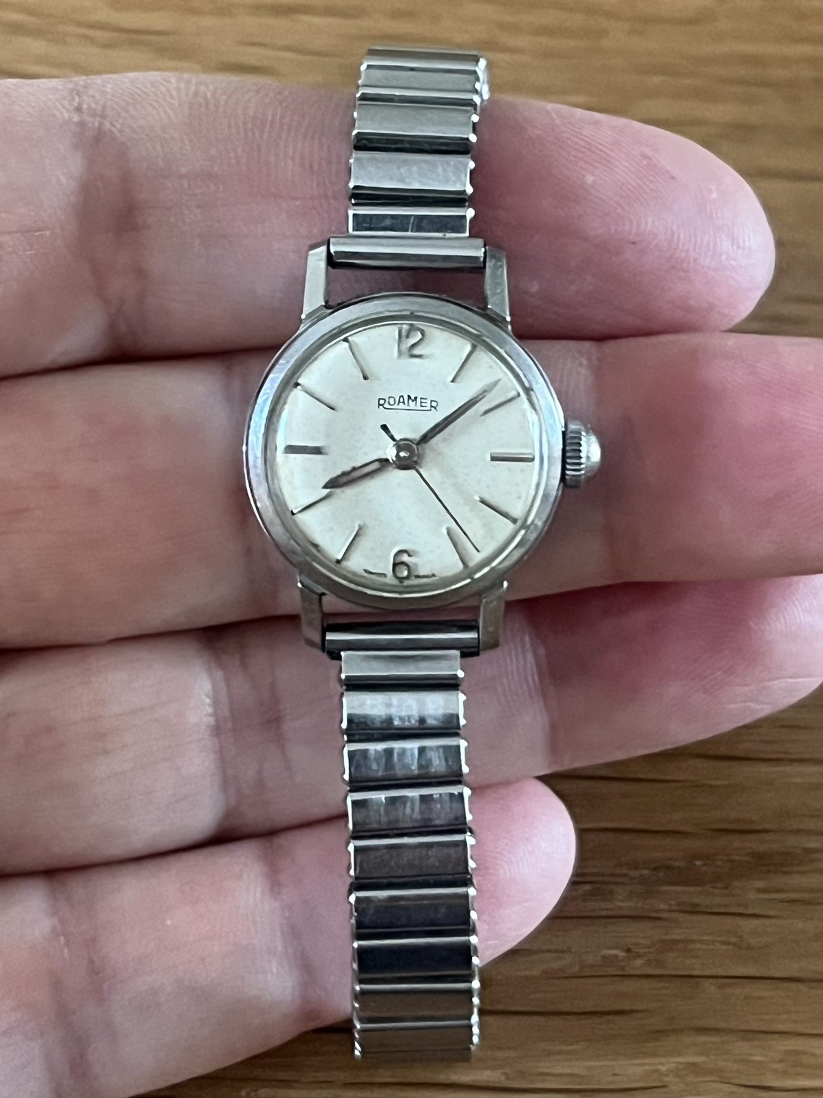 Vintage Roamer Ladies Watch – Stainless Steel, Manual Wind – Spares or Repair