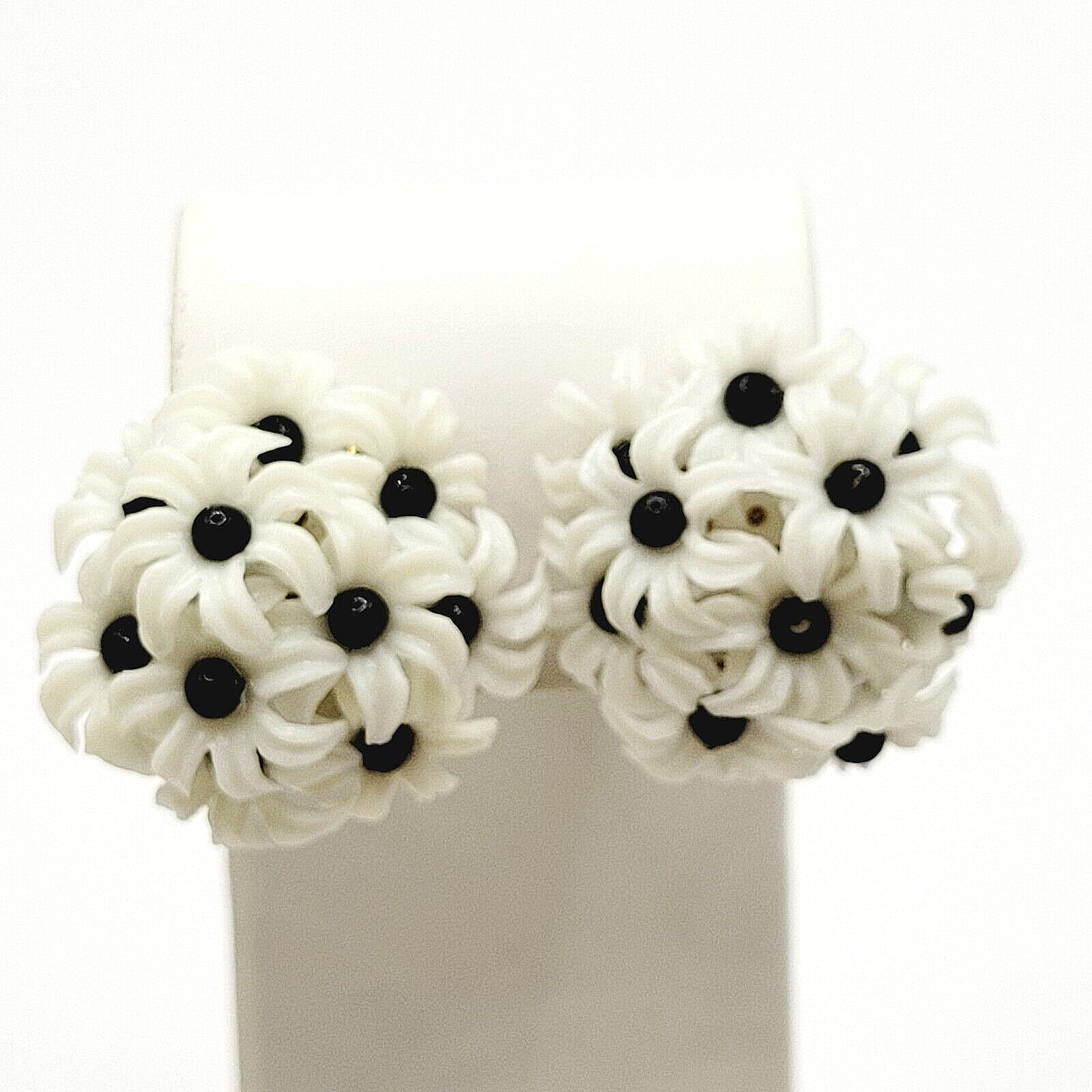White Black Petaled Daisy Flower Plastic Metal Clip On Earrings 1960s Hong Kong
