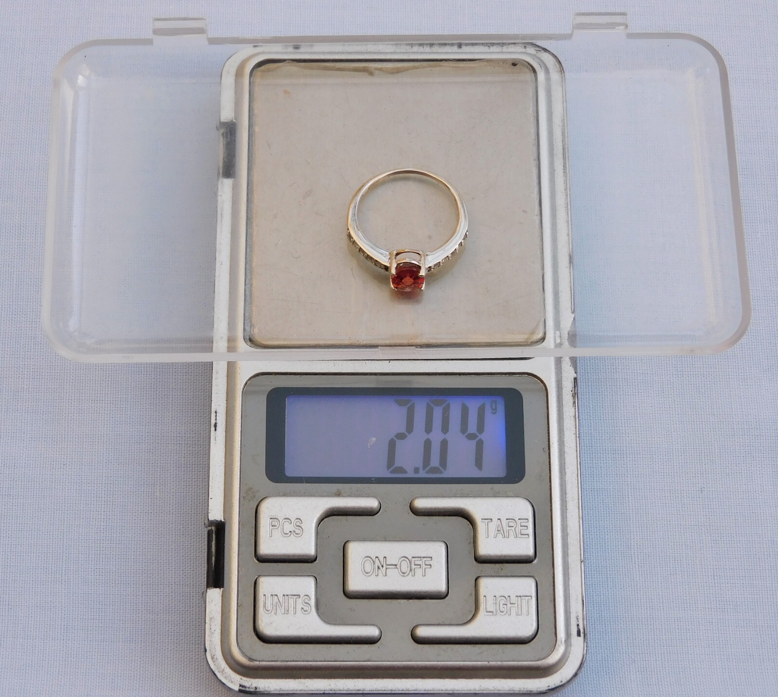 GEMPORIA TGGC CR 9CT WHITE GOLD 1ct RED ANDESINE WHITE TOPAZ RING 2g SIZE N 1/2