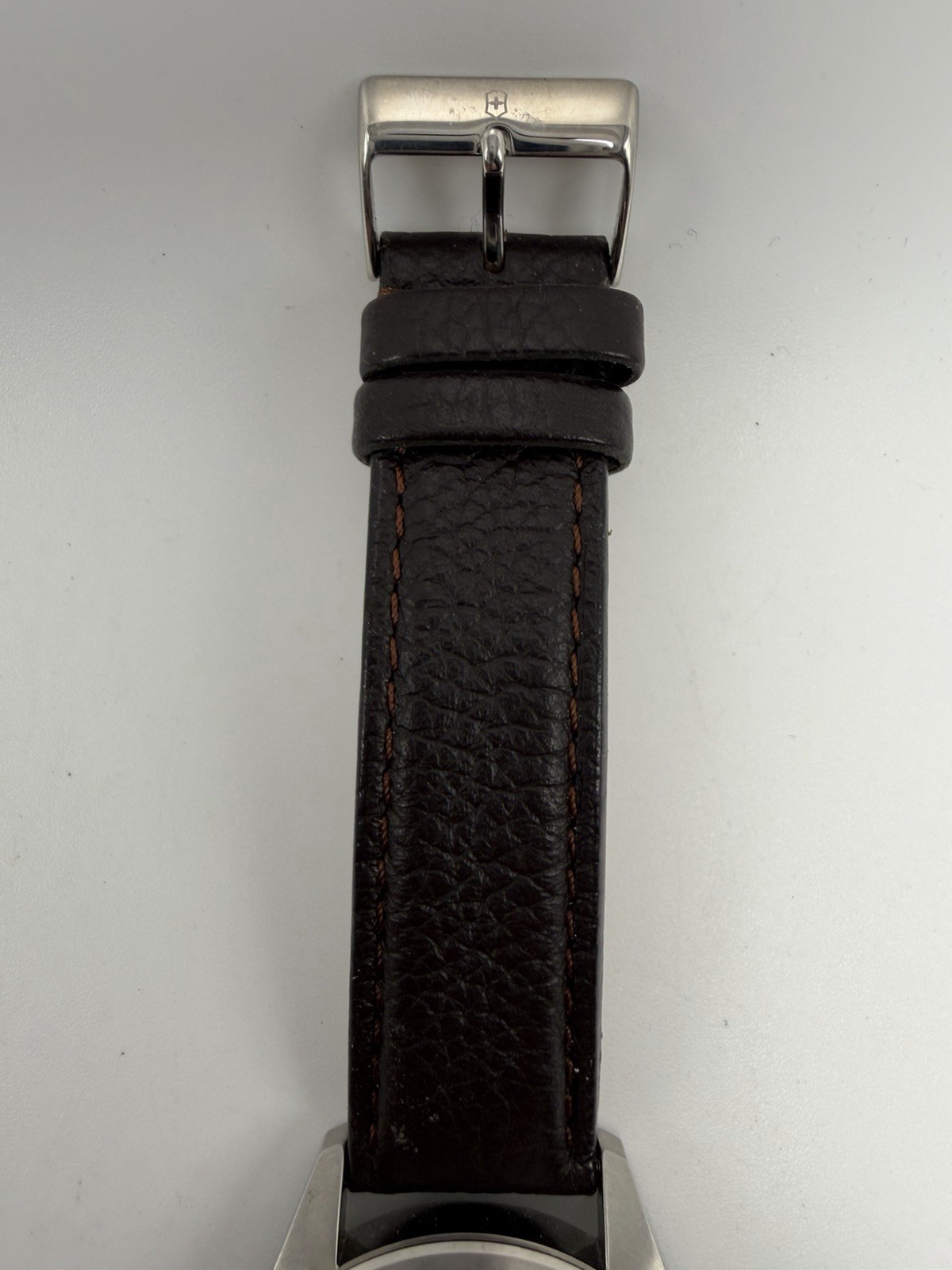 Victorinox Swiss Army Garrison 241083 New Battery 40MM 8.5″ Leather Band