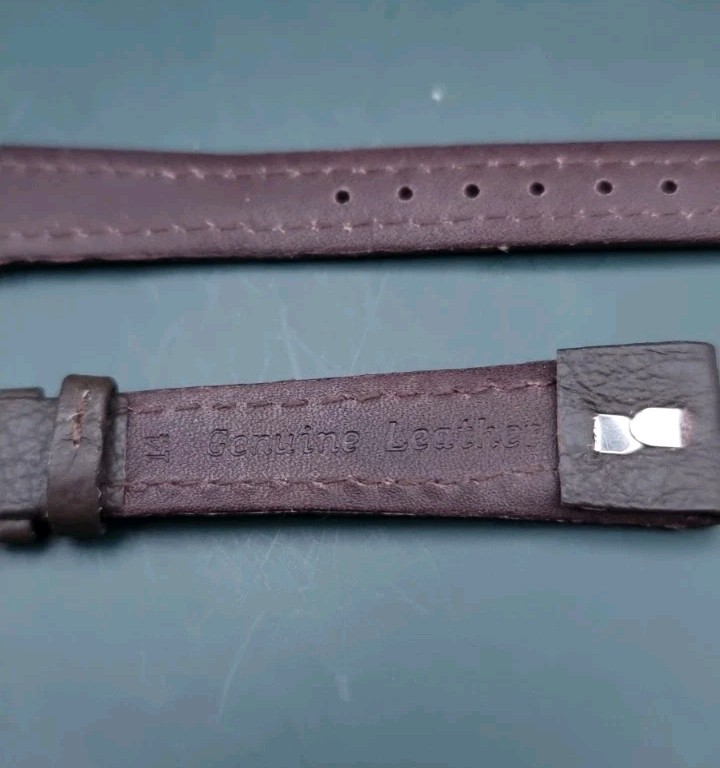 14mm VINTAGE GENUINE LEATHER OPEN ENDED BROWN WATCH STRAP, SILVER BUCKLE.