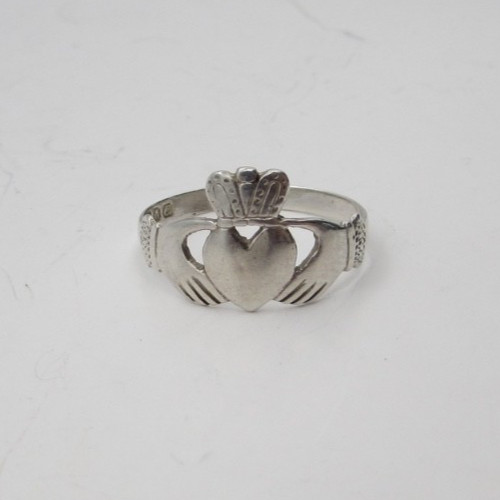Vintage Claddagh Ring Sterling Silver Made in Ireland Fully Hallmarked Sz 8