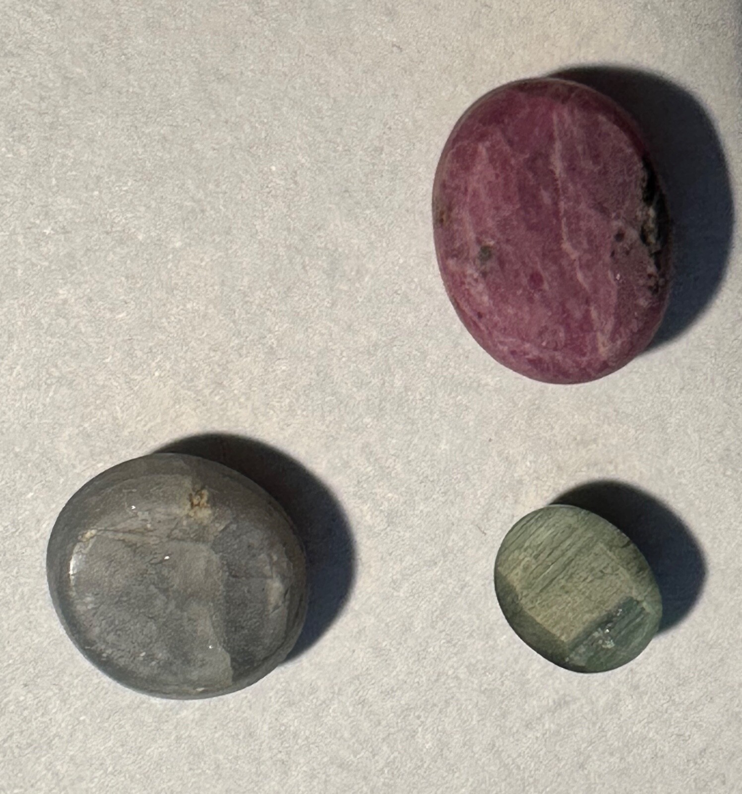 STAR SAPPHIRE CABOCHON 5.25CT, STAR RUBY SAPPHIRE 6.71CT, CAT’S EYE TOURMALINE 1