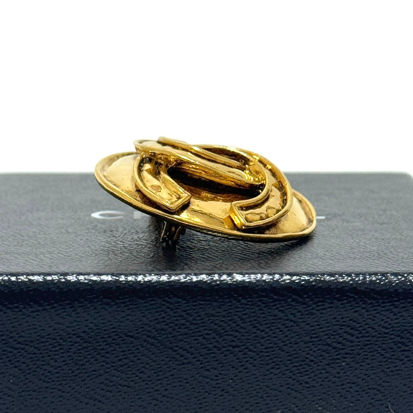 CHANEL 94P CC Logo COCO Mark Round Brooch Gold Accessory Authentic Japan