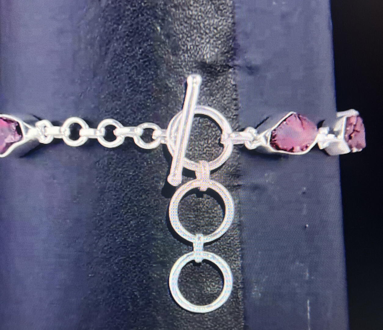 Artisan Crafted Orissa Rhodolite Garnet Bracelet in Sterling Silver (7.25 In) 18