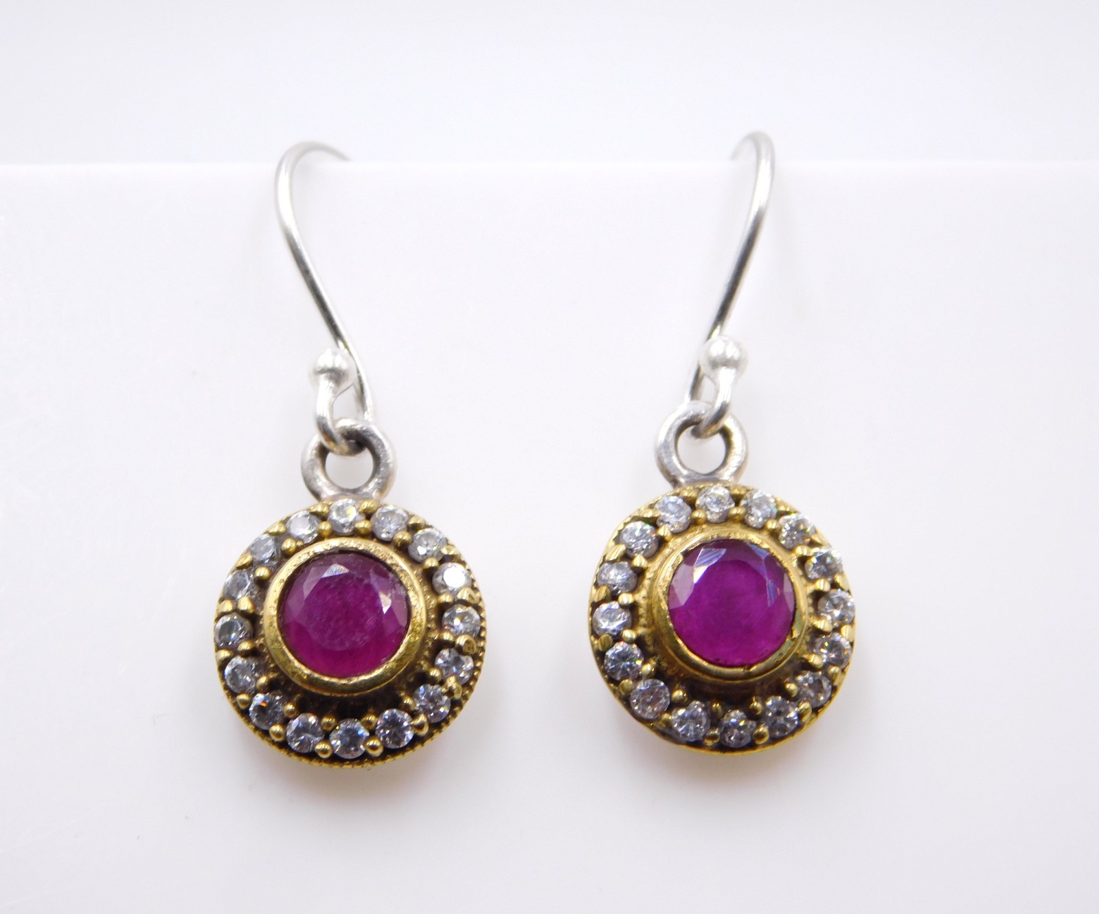 3.6 Gm 925 Sterling Silver Ruby & C.Z Cut Stone Fine Two Tone Earring Size 1″