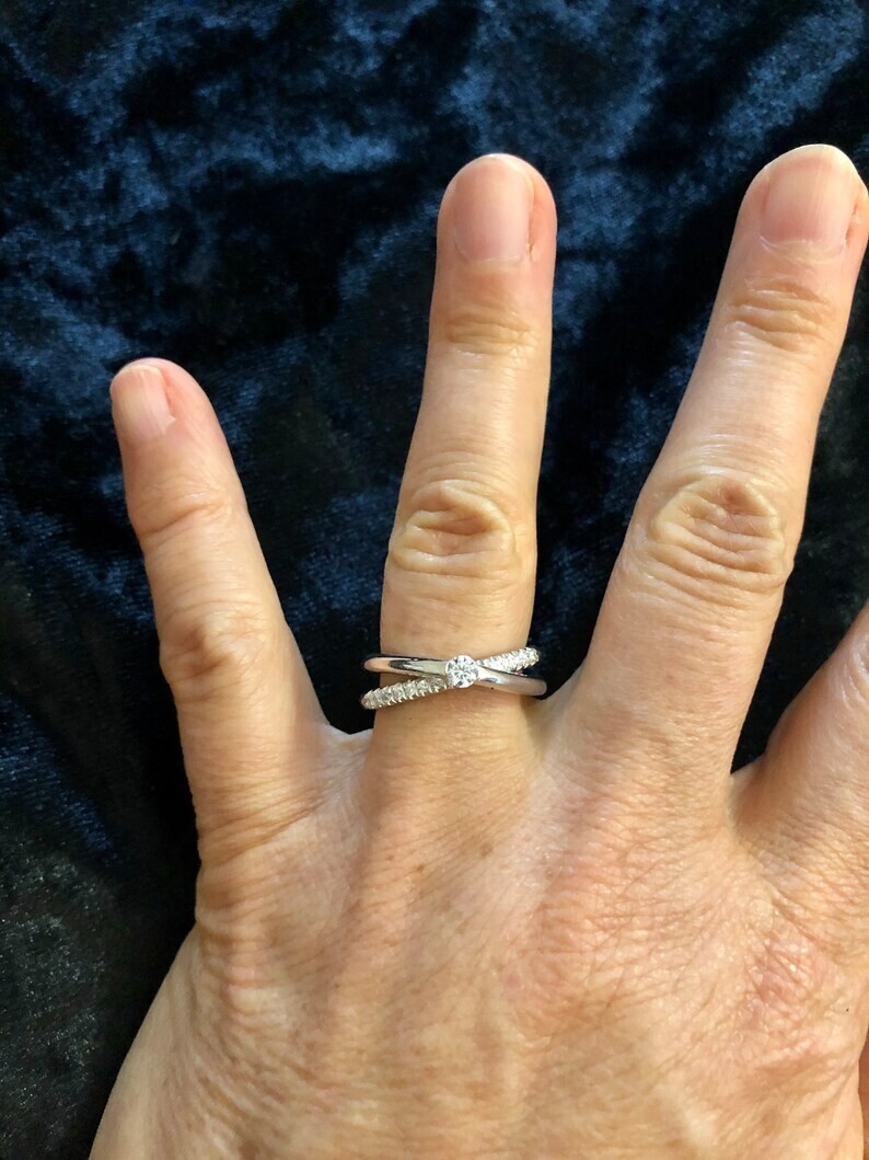 Solid 18k White Gold .30 CTW Diamond Contemporary Style Ring Size 7 1/4