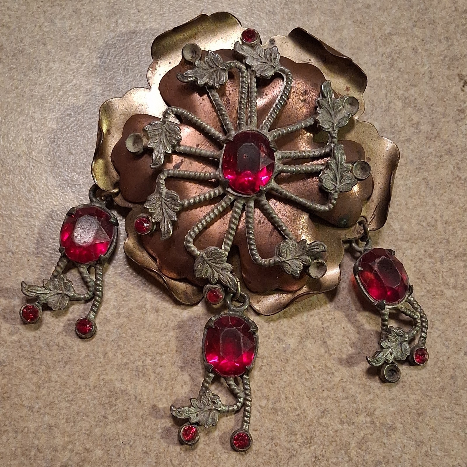 Fred Gray Corp. signed floral flower brooch pin gold tone red oval rhinestone