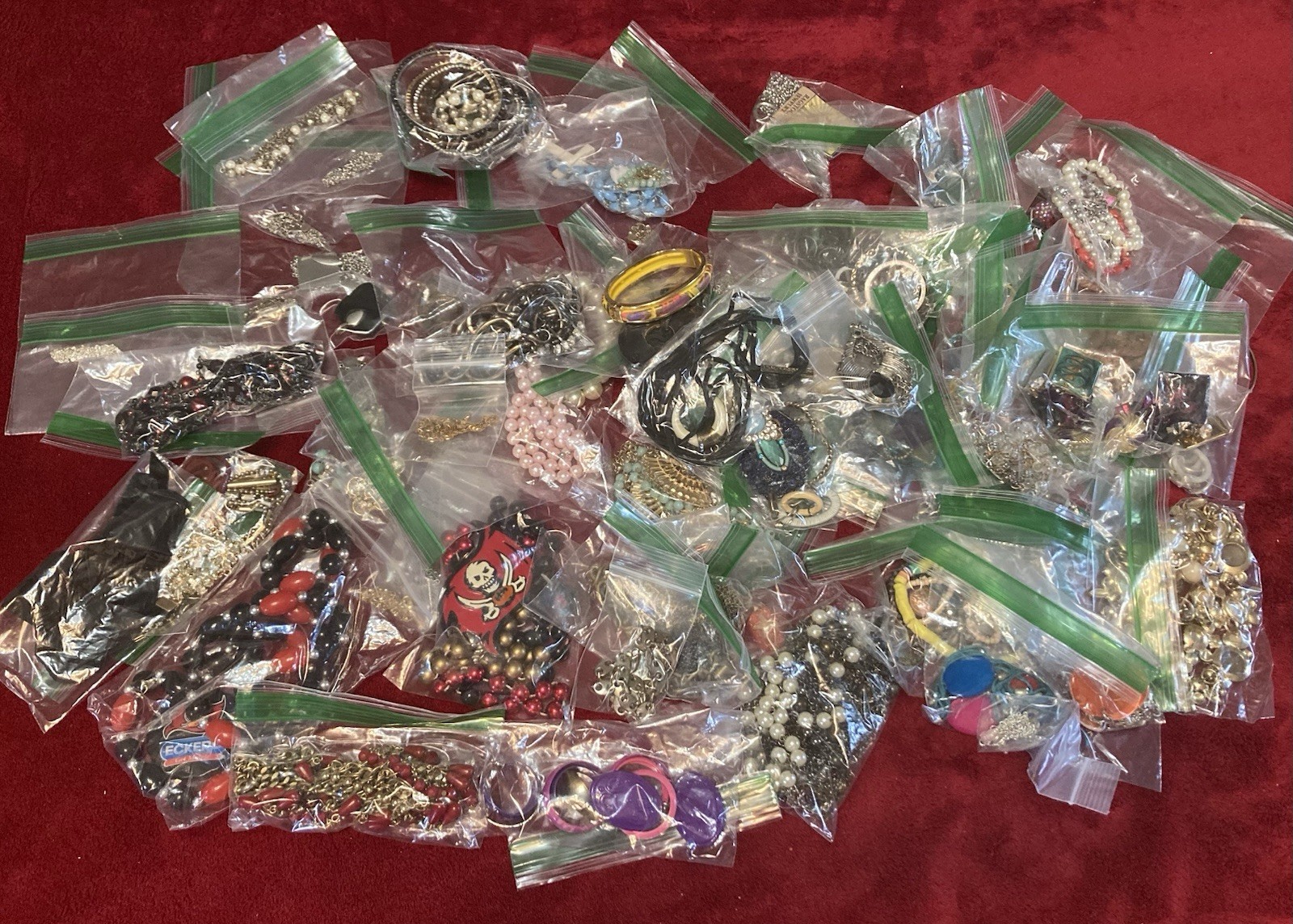 2,000 PCS Jewelry Rings Earrings Necklaces Bracelets Broches Pins $Maker$ Lot