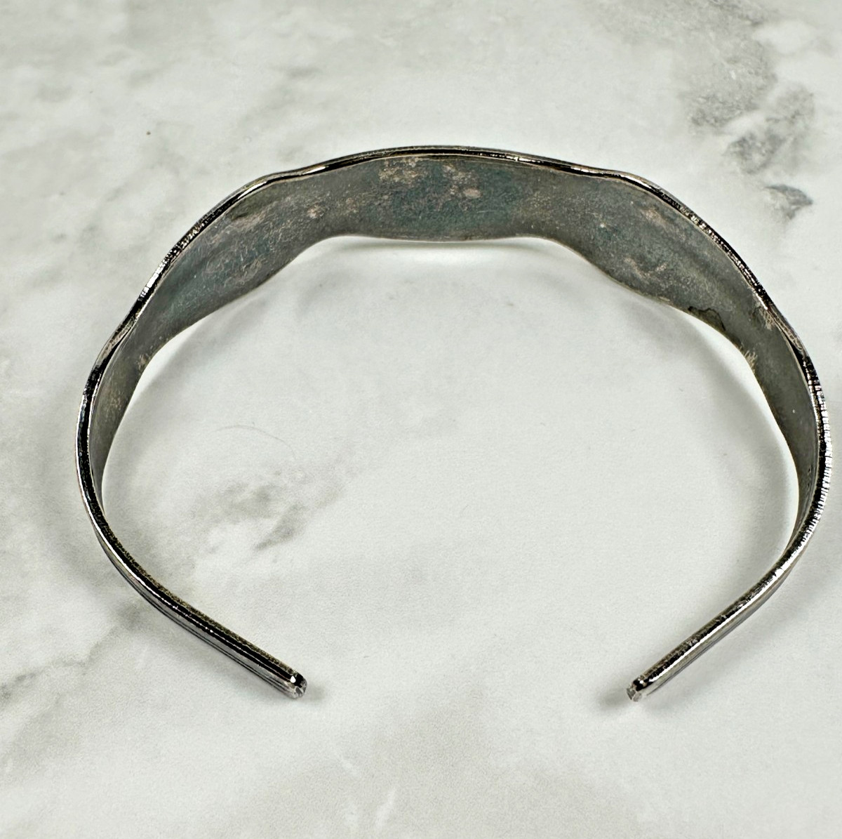 Gunmetal Tone Flatware Cuff Bracelet – Wm A Rogers Oneida Ltd – 6.25″ Wrist