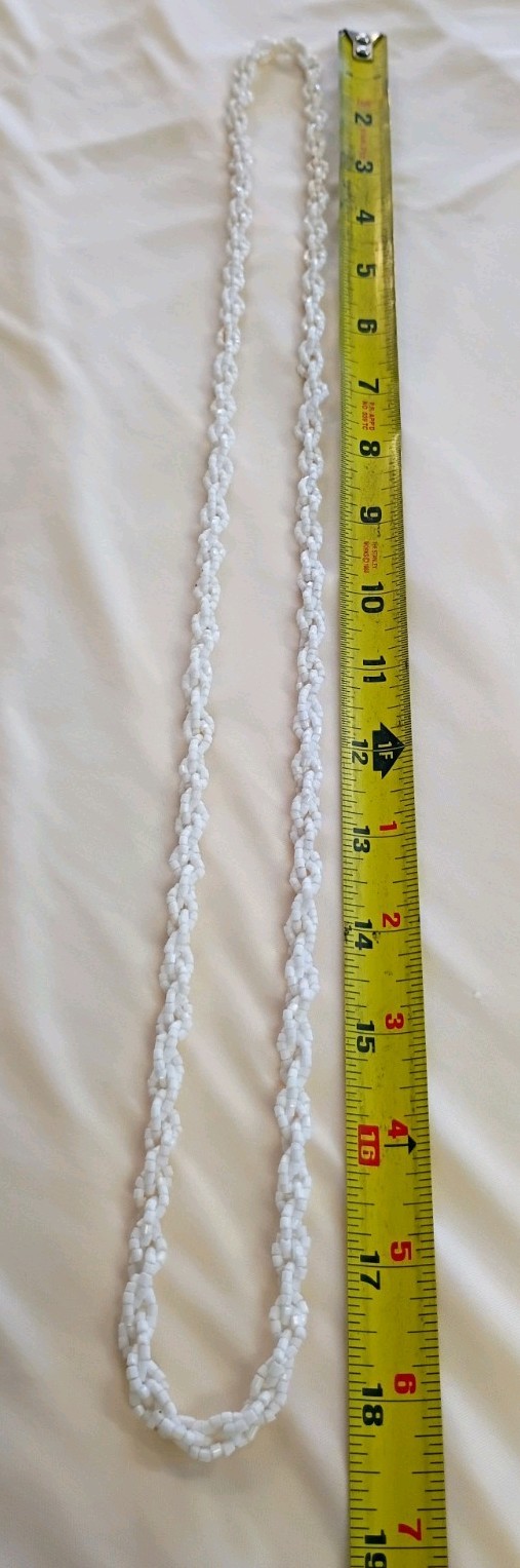 White Plastic Beaded Chain Necklace 18in Ball/Bead Chain No Clasp Closure