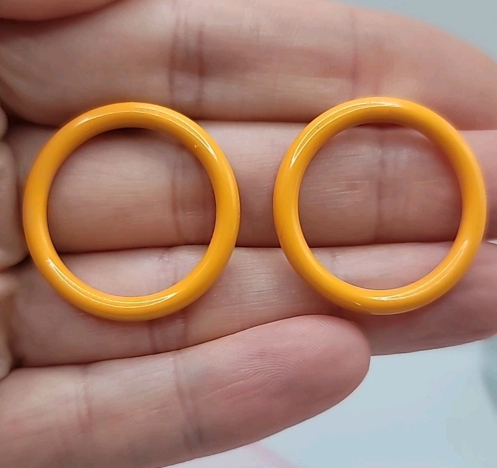 Vtg Mustard Yellow Enamel Round Hoop Pierced Stud Earrings