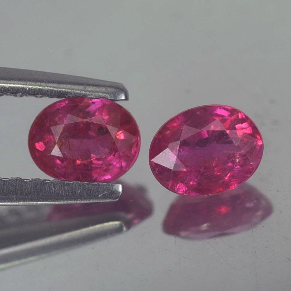 0.82CT SENSATIONAL AA PAIR UNHEATED UNTREATED OVAL PINKISH RED RUBY NATURAL