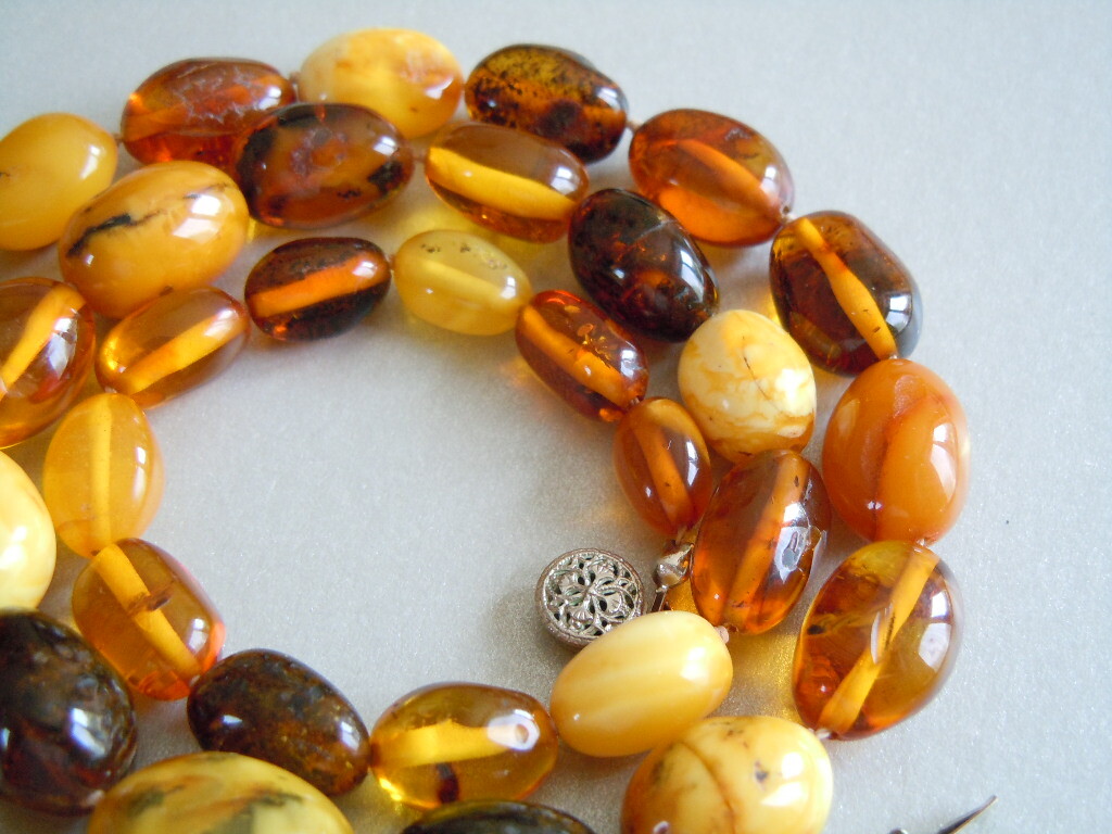 Amber Olive Necklace Natural Amber Honey Butterscotch Cognac 39.2 G/65.5 Cm