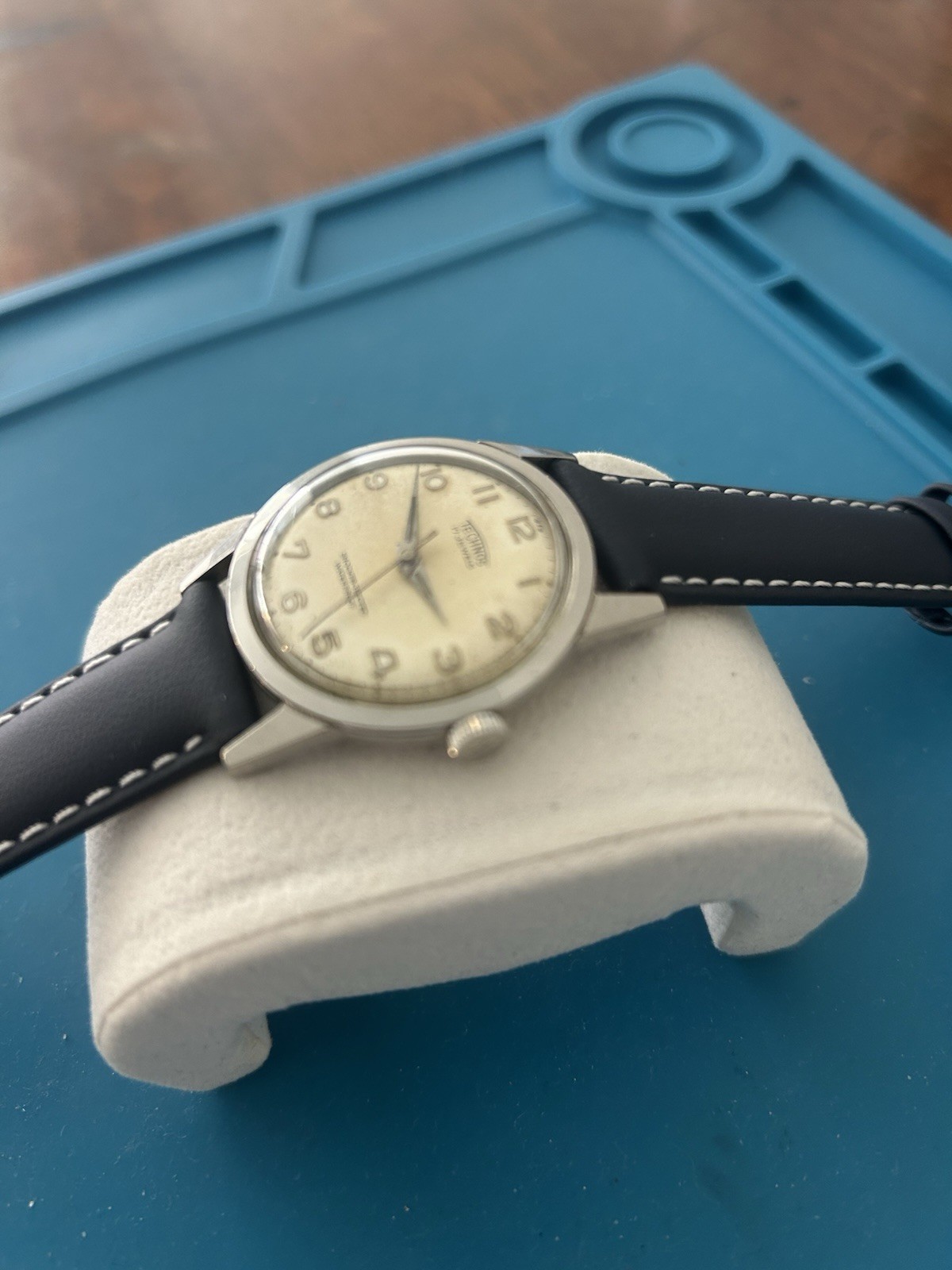 Technos Vintage 17 Jewels Manual Wind Watch 34mm