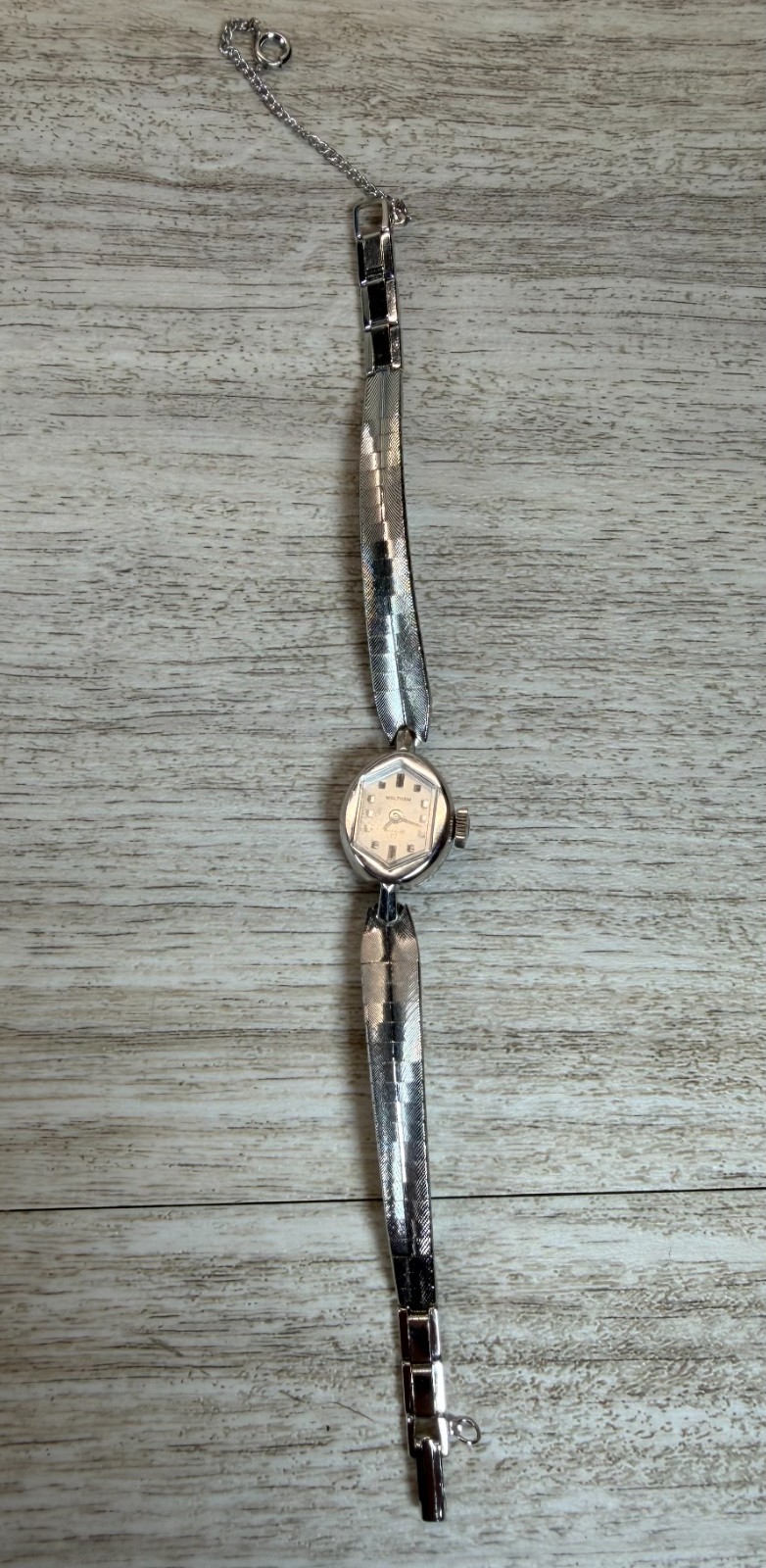 Vintage Waltham 17 Jewel Ladies Watch Incabloc Swiss In Original Box Display