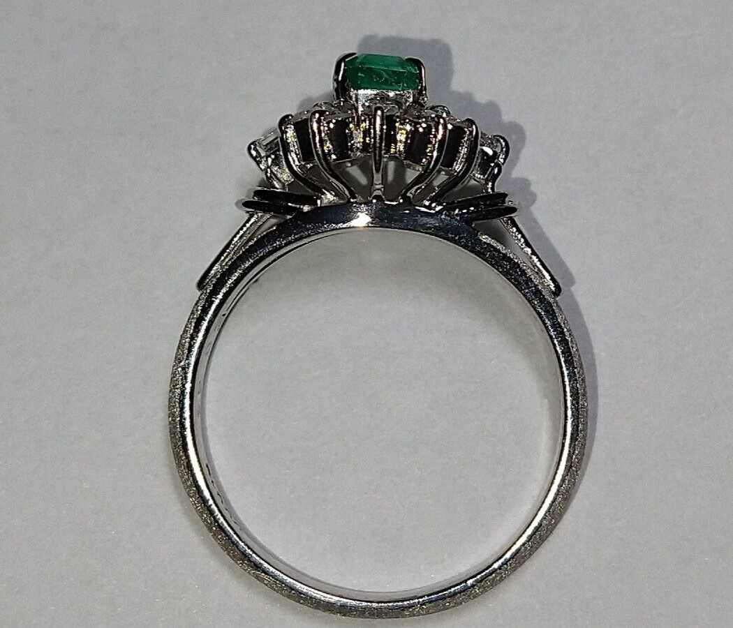 Solid platinum 0.57 carat natural emerald diamond ring 4.05 grams sz 4.75 pt900