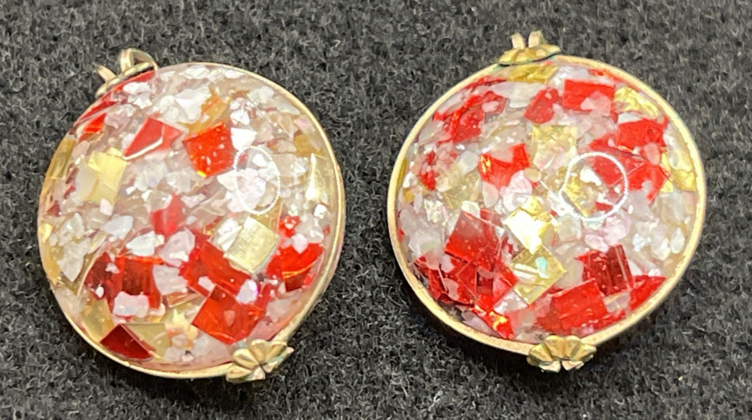 Vintage Hillcraft Slide On Earrings Red White Gold Confetti Fashion Jewelry
