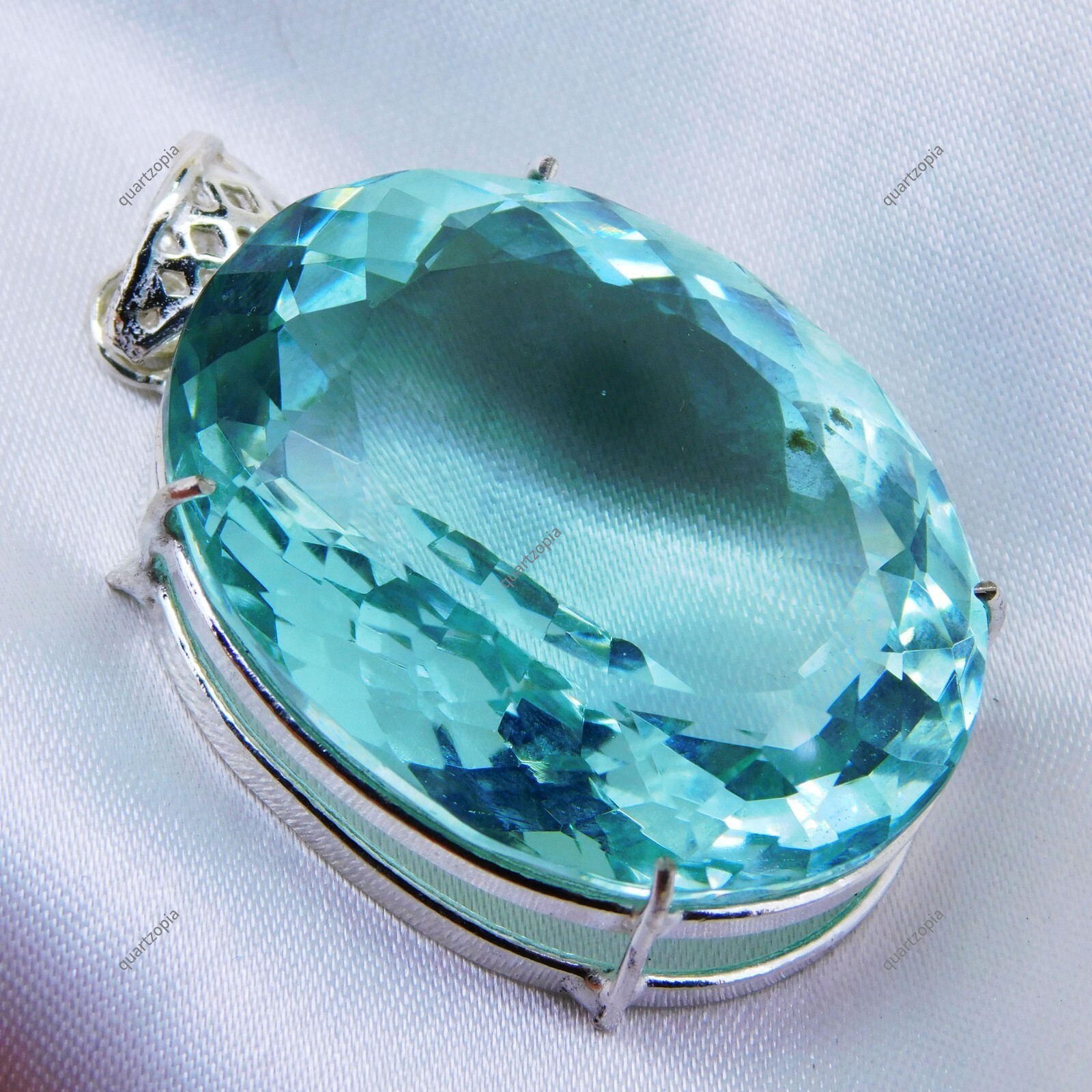 Natural 200+ Ct Certified Blue Aquamarine Pendant Oval Cut Gemstone