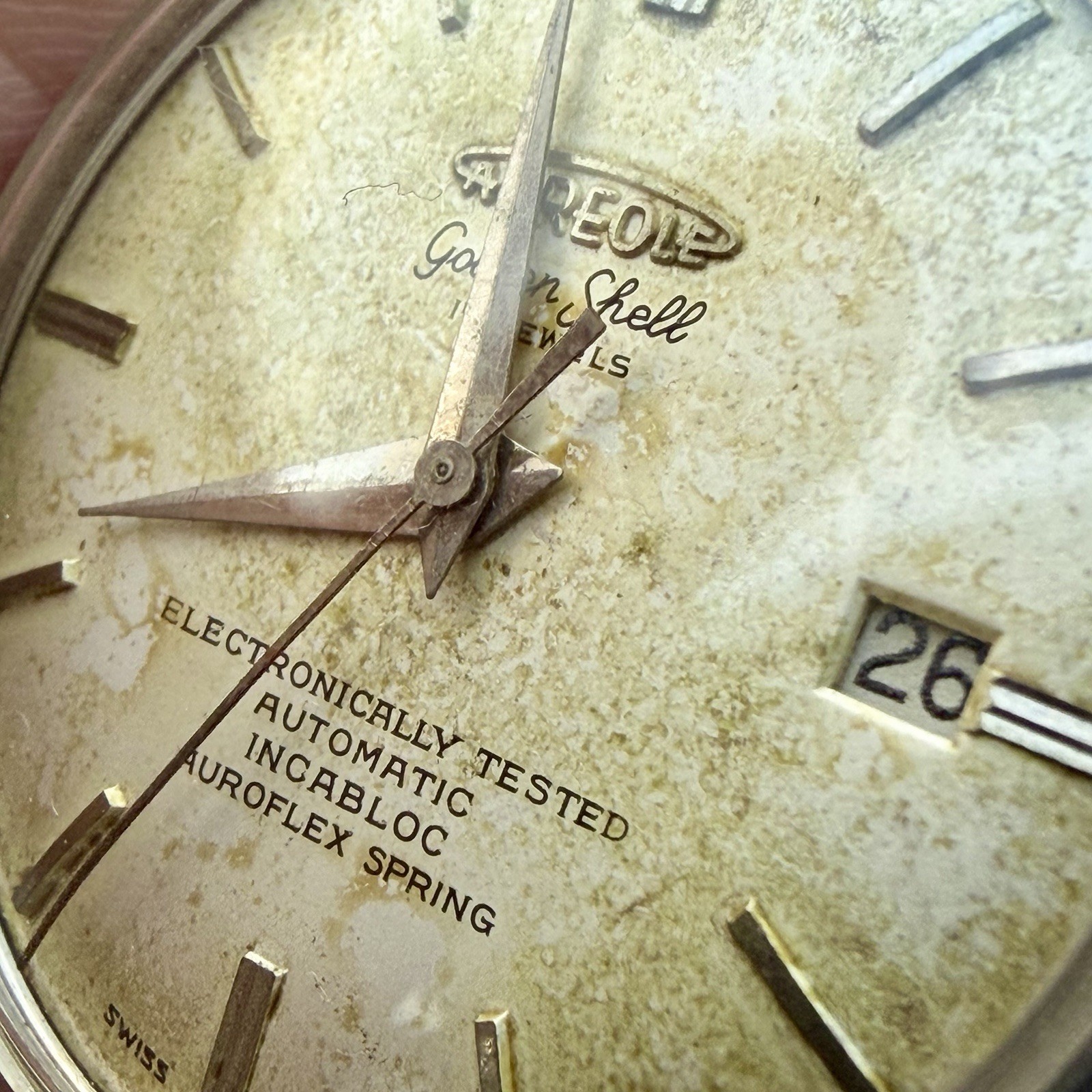 Vintage Aureole Golden Shell Manual Wind Patina Dial Men’s 35mm Watch RUNS!