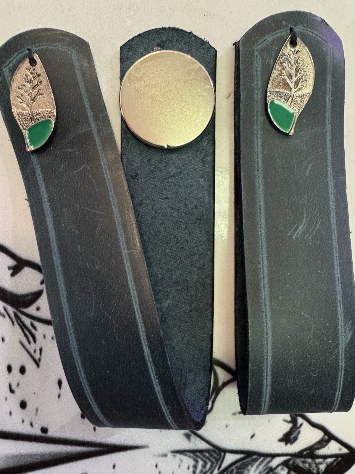 JEWELRY FOR JEANS Enamel Leaf, leather, Magnetic Pants Savers Western