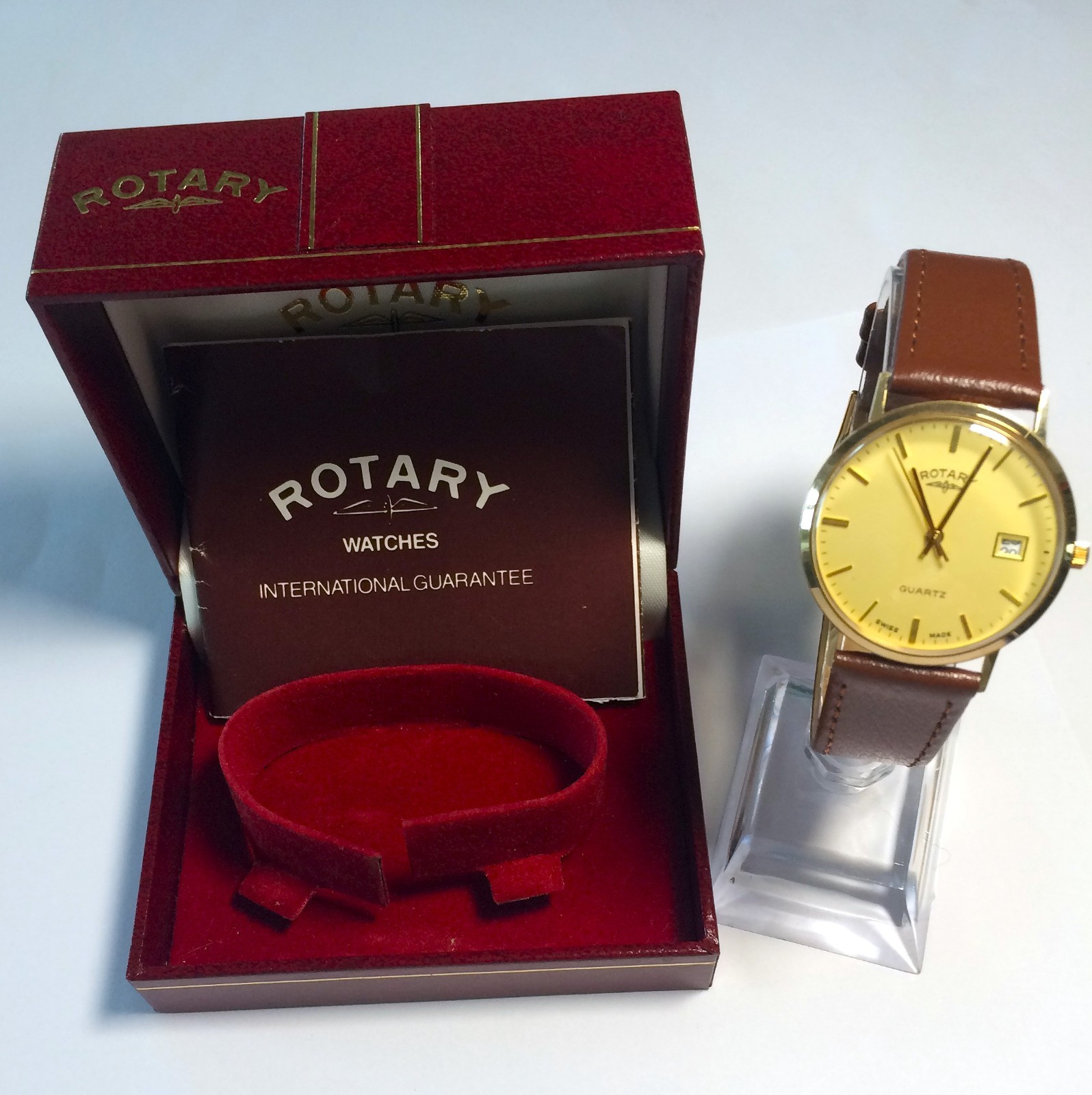 Vintage 9ct Gold Rotary Watch. Swiss. Hallmarked Box & Papers Mint condition