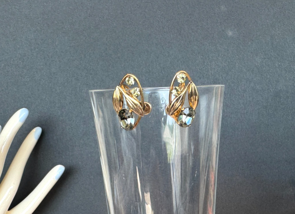 Vintage Van Dell, 12 K GP, Gold tone metal necklace and earrings