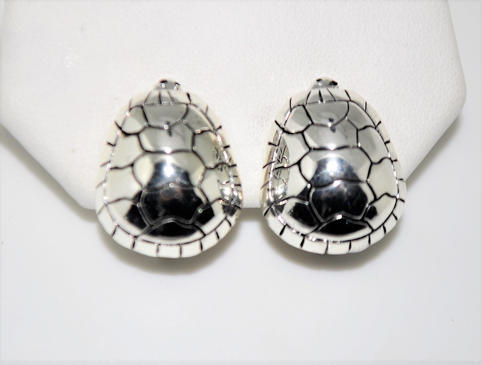 E39 Unique & Modern Design style Clip Rhodium Plated turtle Fashion Earrings