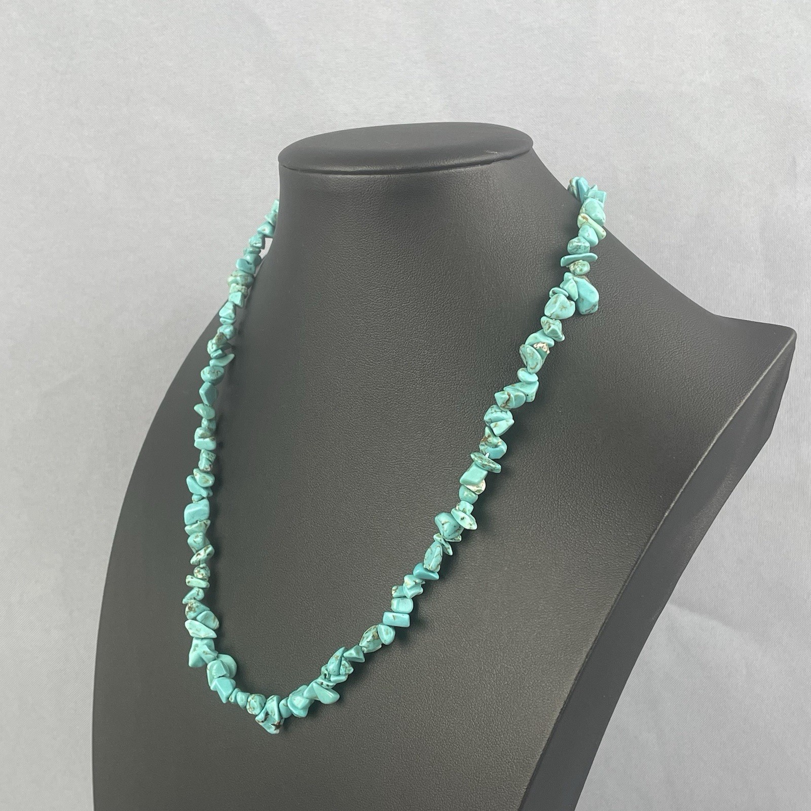 Turquoise Chip Necklace with magnetic stainless steel clasp, 24cm / 18″