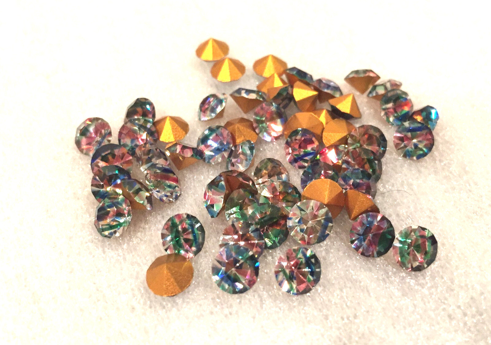 AN950 Vintage Swarovski SPARKLING SS18 (4.3mm) iris rhinestones gold foiled (72)