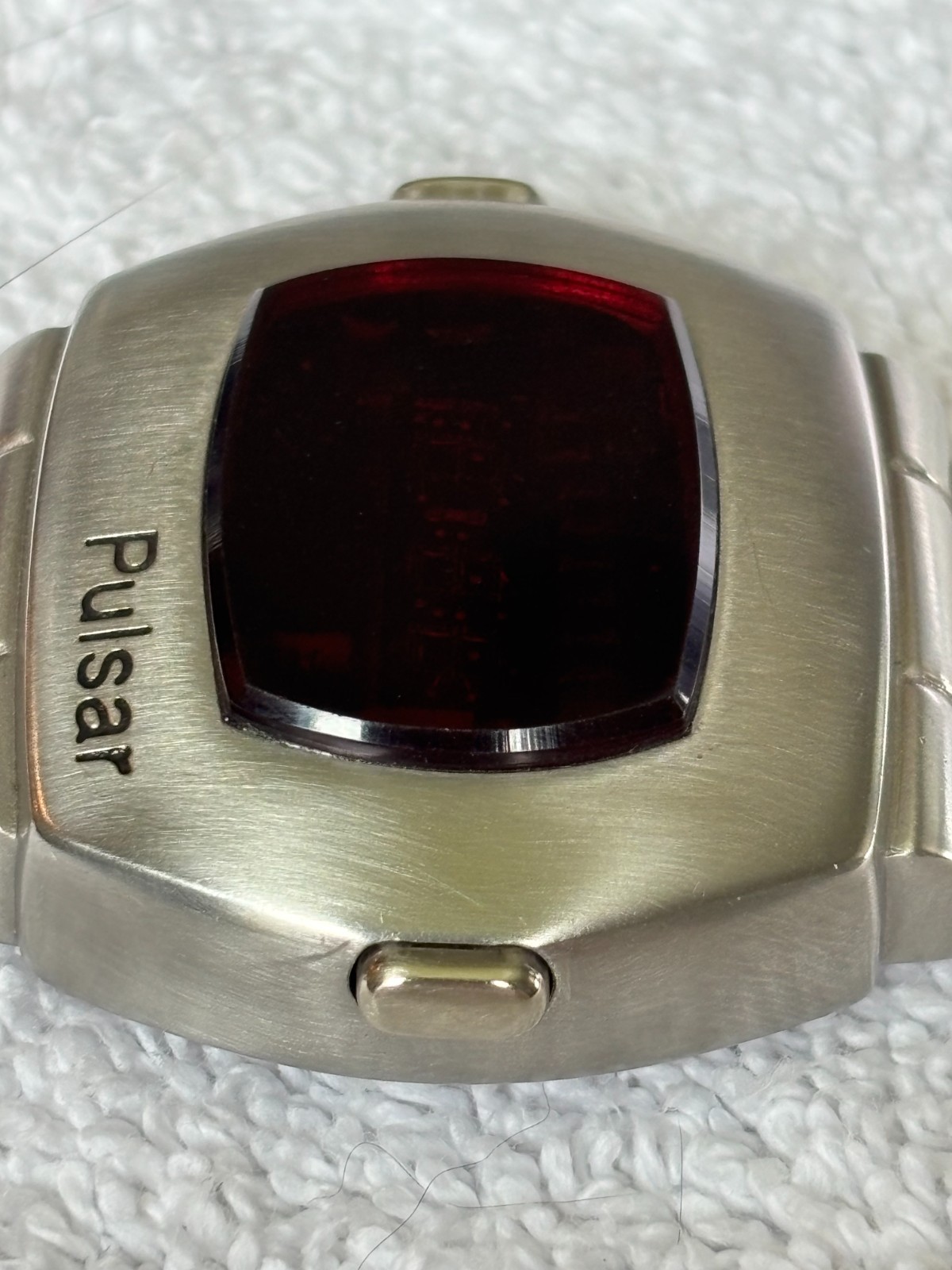 Pulsar P3 LED working perfectly and bright crystal is perfect