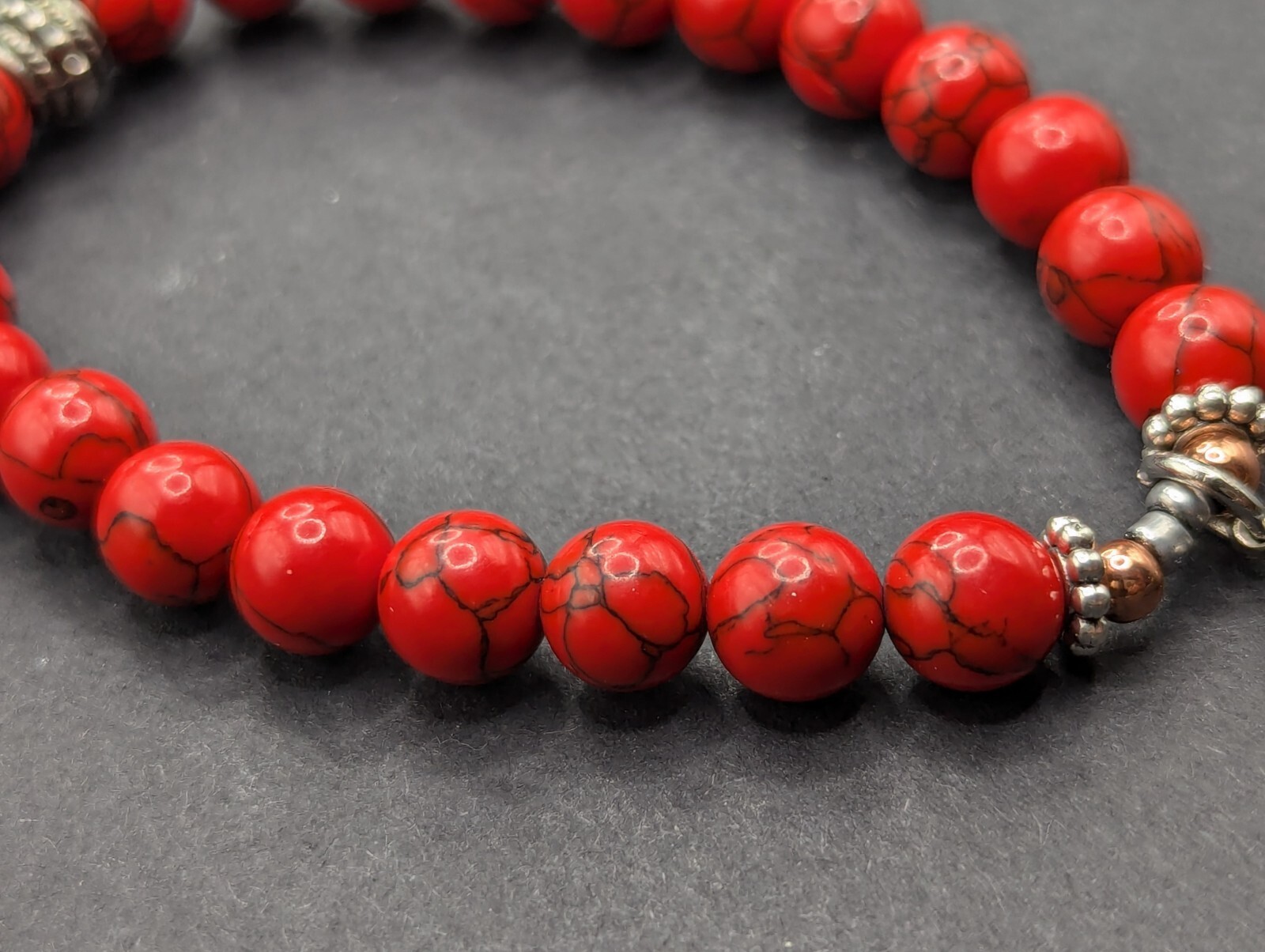 Women’s Stylish Red Howlite Cross Charm Beaded Stretch Bracelet (17cm) S/M Wrist