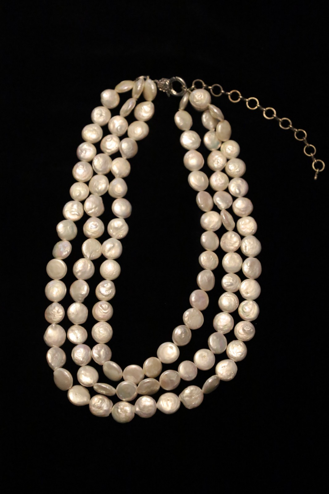 Flat Coin Style 3 Strand Pearl Necklace Approx. 19 Inch W/Pearls Adjusts Longer