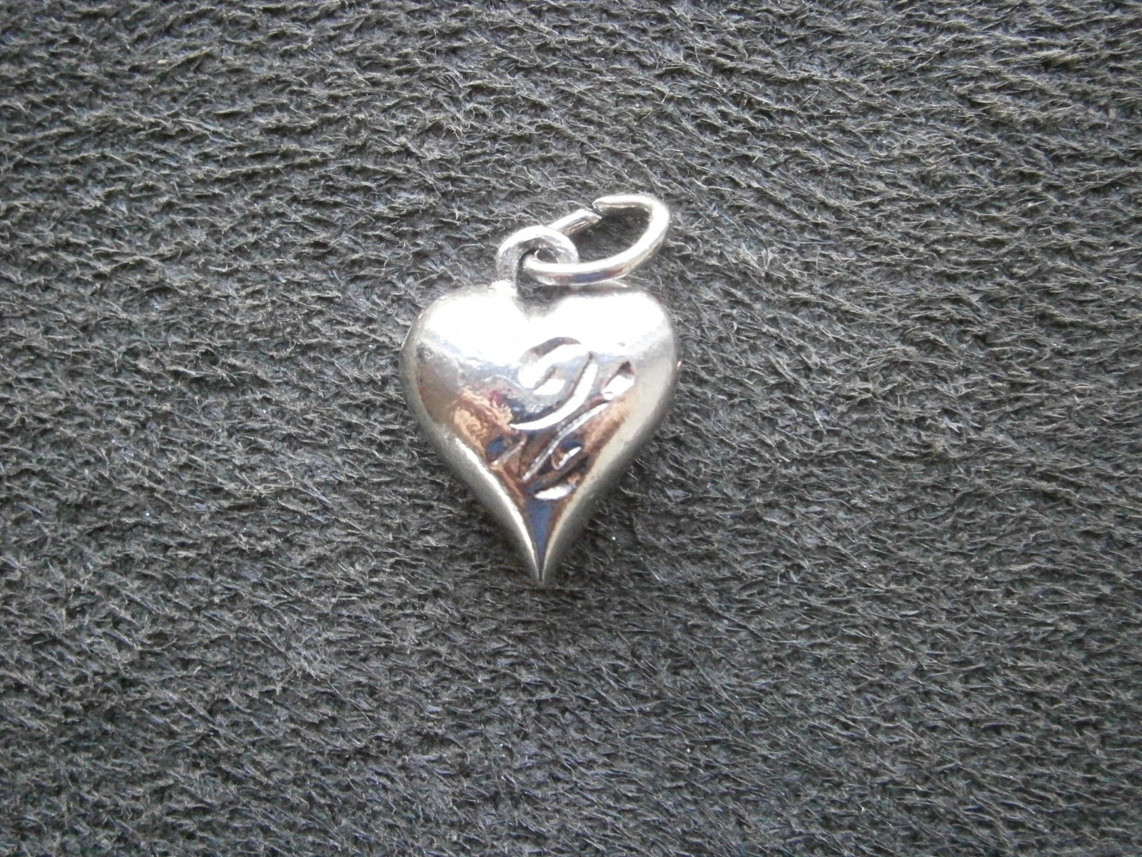 Engraved Heart Double-Sided Vintage Silvertone Bracelet Charm Pendant 3.0g