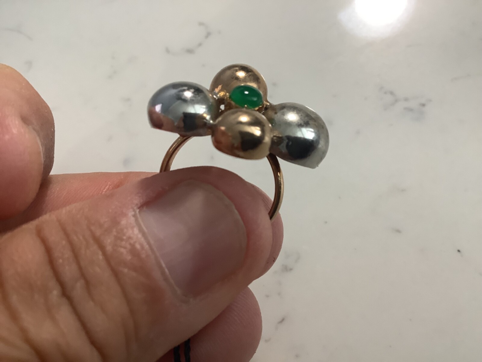 VINTAGE NWT AUTHENTIC SIGNRD R. MANDLE TRI COLOR METAL EMEARLD RING NR
