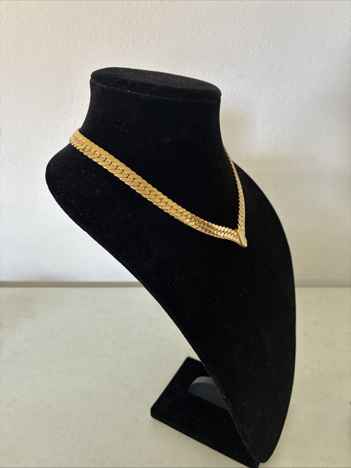 High Quality Thick Gold Chain Necklace 16″ V Shape Jewelry 1/4″ wide Smooth