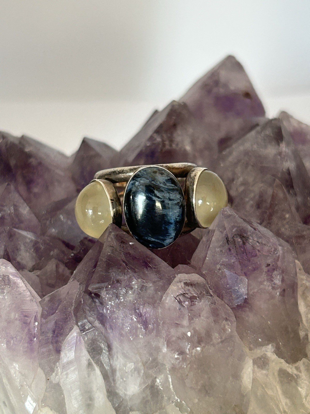 Jay King DTR .925 Sterling with Blue Pietersite and Pale Moonstones Ring size 6
