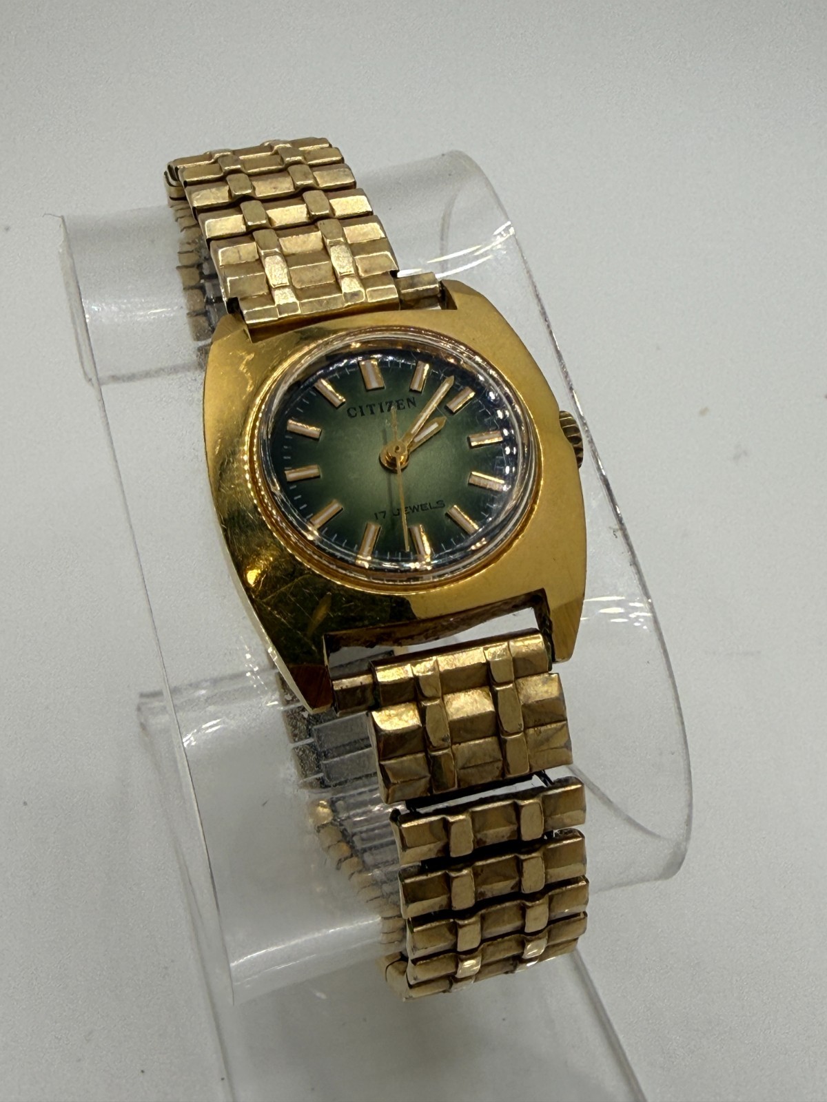 Rare Vintage 1976 Citizen Quartz 17 Jewels Women’s Classic Dress Watch 75-2100