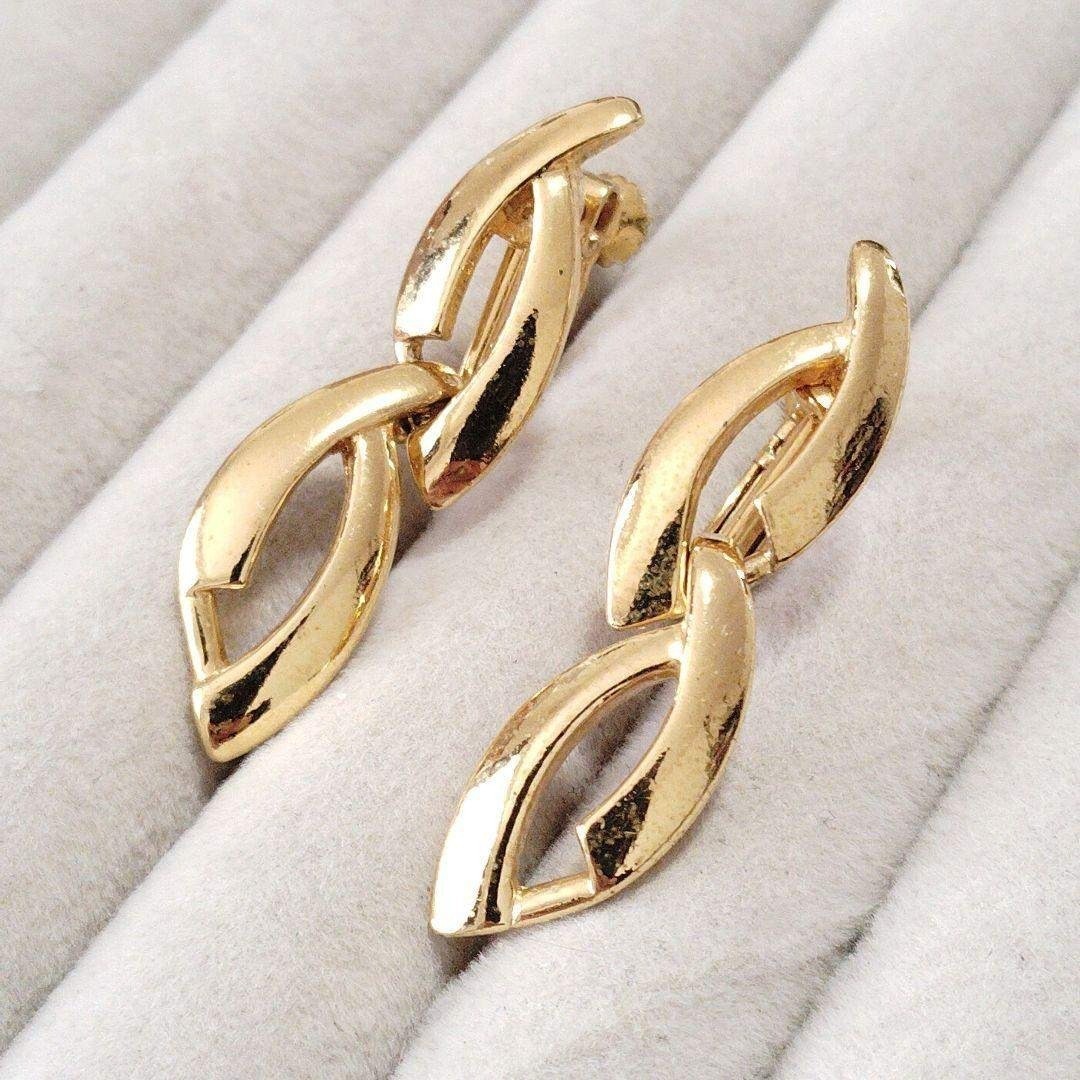 Near mint AVON Vintage gold earrings S00035