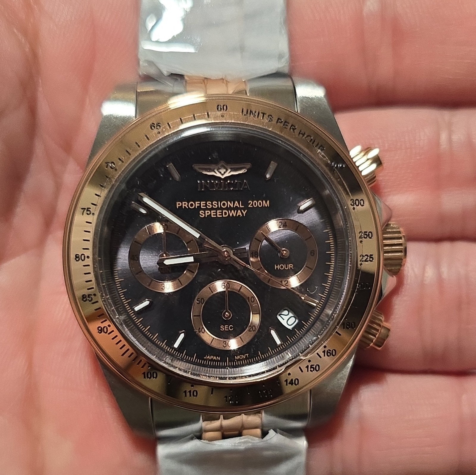 Invicta Speedway Quartz Chronograph 200m Two-Tone Black Dial Tachymeter w/ Box