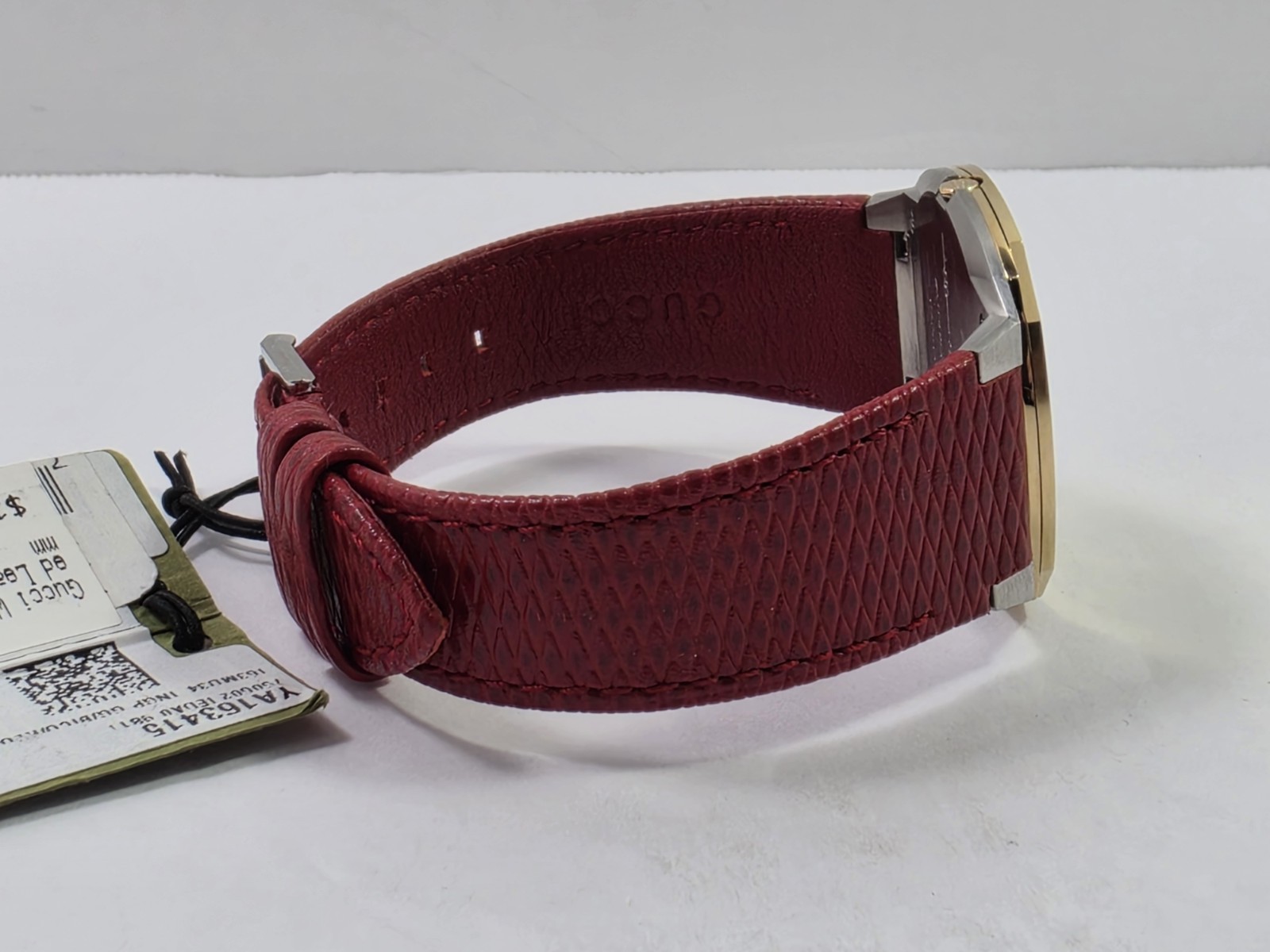 Gucci 25H Quartz Ultra Thin Two Tone Red Leather Strap Ladies Watch YA163415