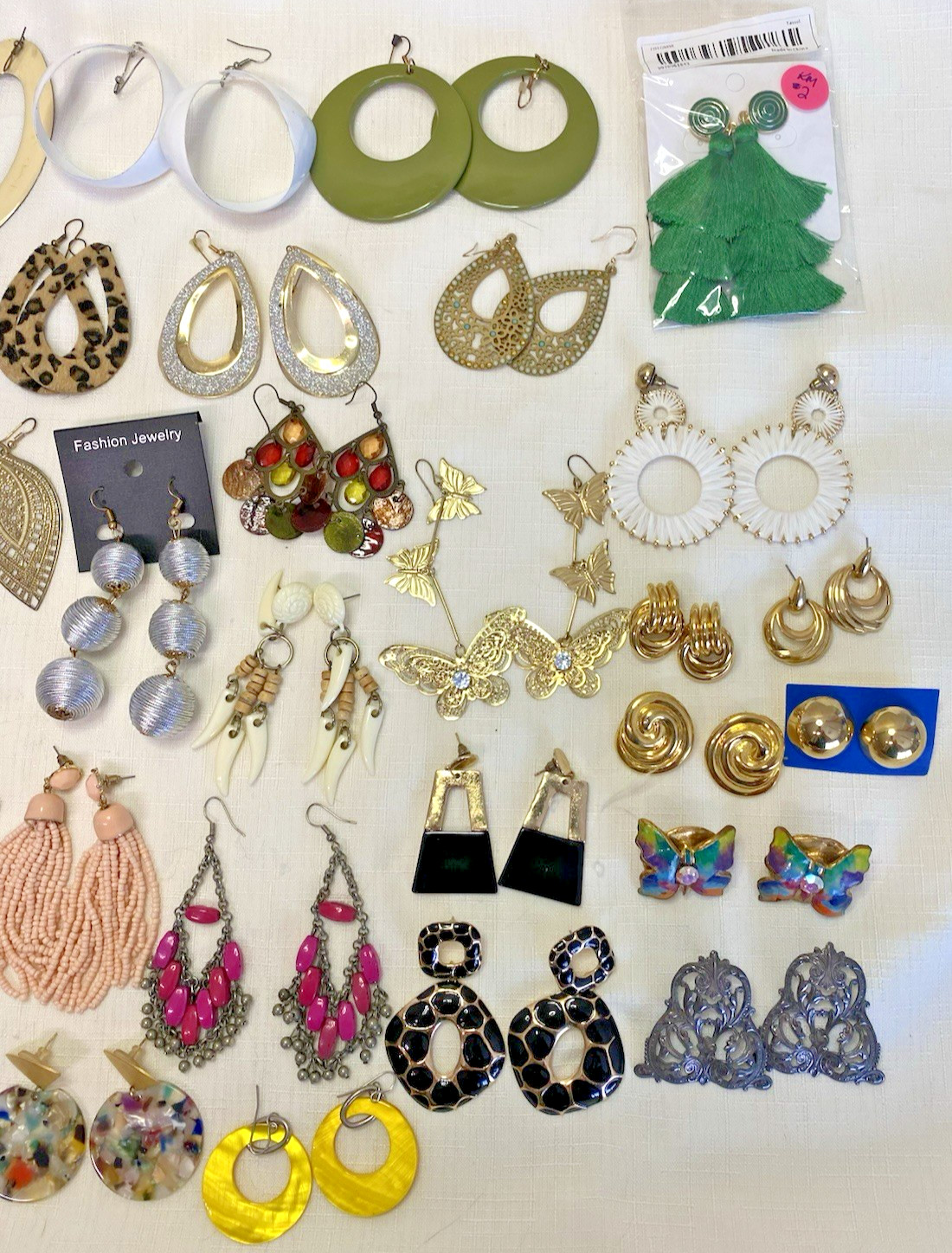 COSTUME EARRINGS Lot 46 Pairs Statement Bold Chunky Mixed Vintage to Modern