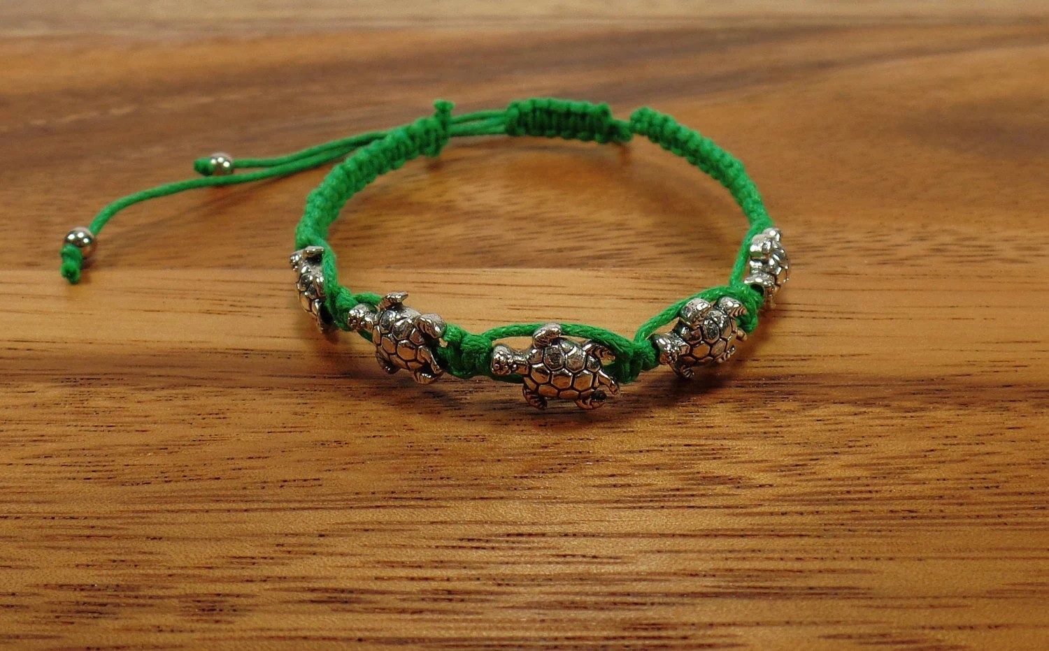Turtle Bracelet – Green or Purple Cord Macrame | Handmade Adjustable Sea Turtle