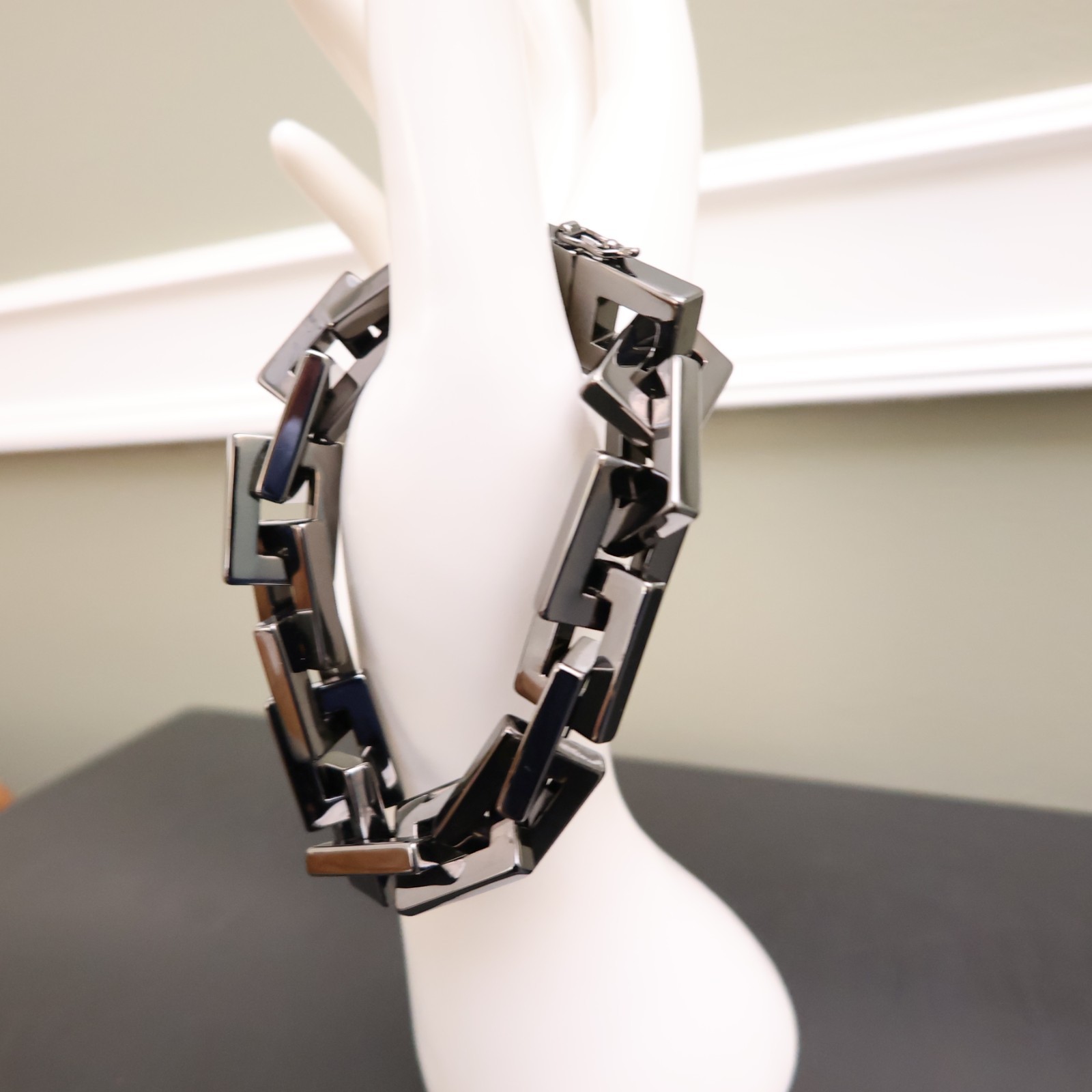 Bronzo Italia bracelet Milor status chain gunmetal rectangle links magnet 7.25in