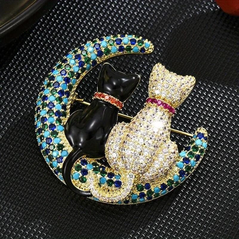 Vintage Moon Cat Brooch for Women Crystal Rhinestone Metal Jewelry Clothing Pin